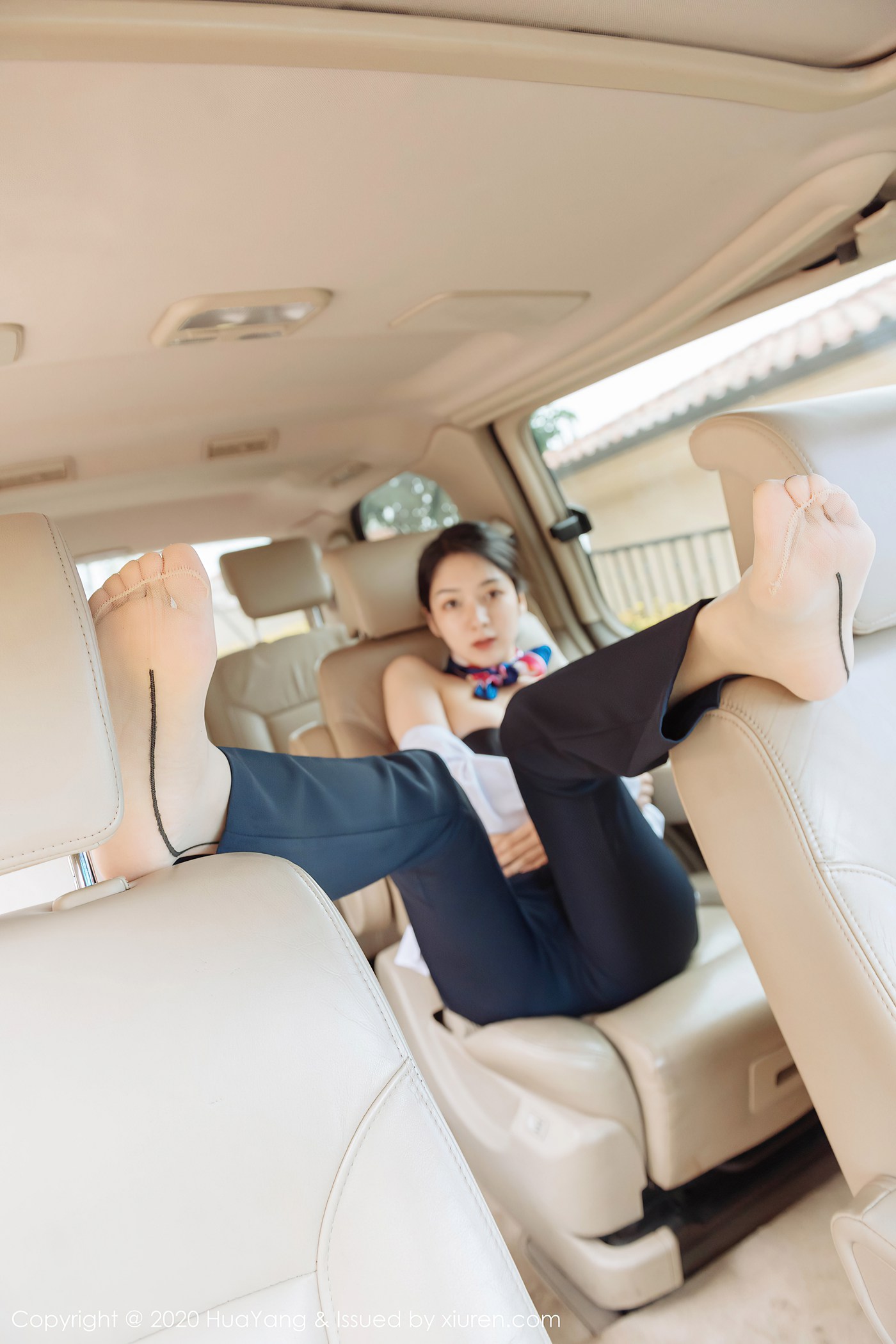 图片[38]-[HuaYang花漾show]HYG20200630VOL0248 2020.06.30 VOL.248 小热巴 车模空姐制[53+1P] – 速更版-美库