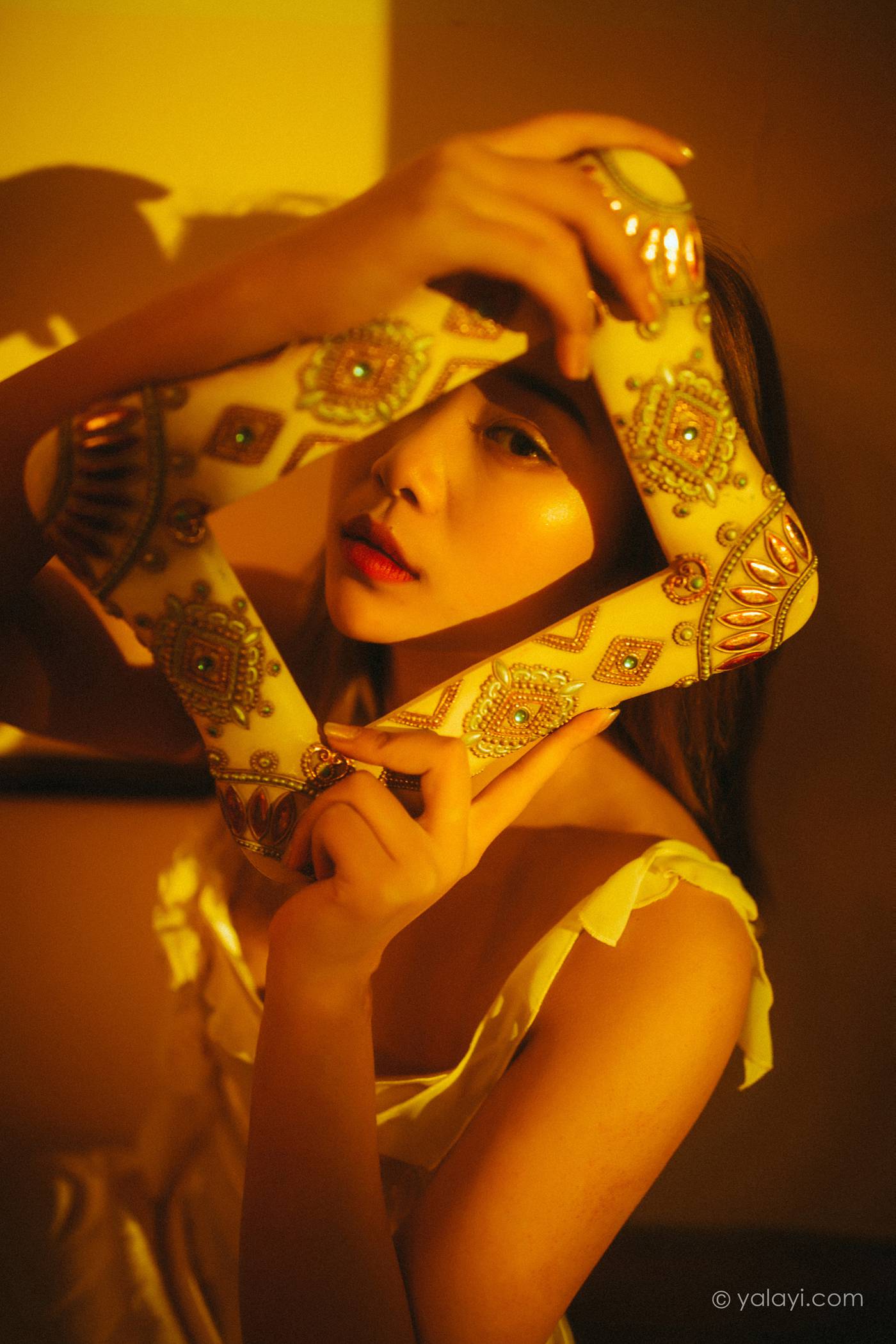 图片[20]-[YALAYI雅拉伊]2021.04.13 NO.785 暮光之吻 岳璐璐[43+1P] – 速更版-美库