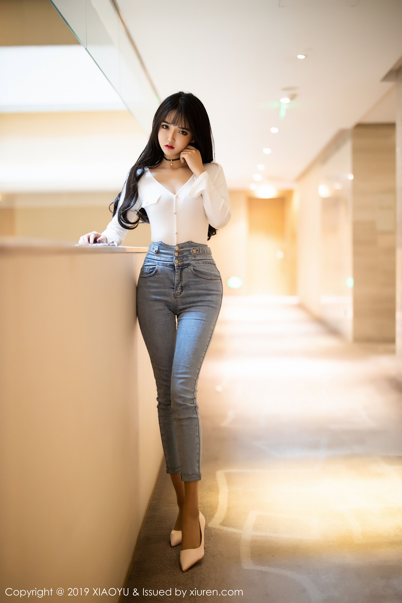 图片[86]-[XIAOYU语画界]YU20191211VOL0212 2019.12.11 VOL.212 性感牛仔裤与现代衬衫丝袜 Miko酱吖[108+1P] – 速更版-美库