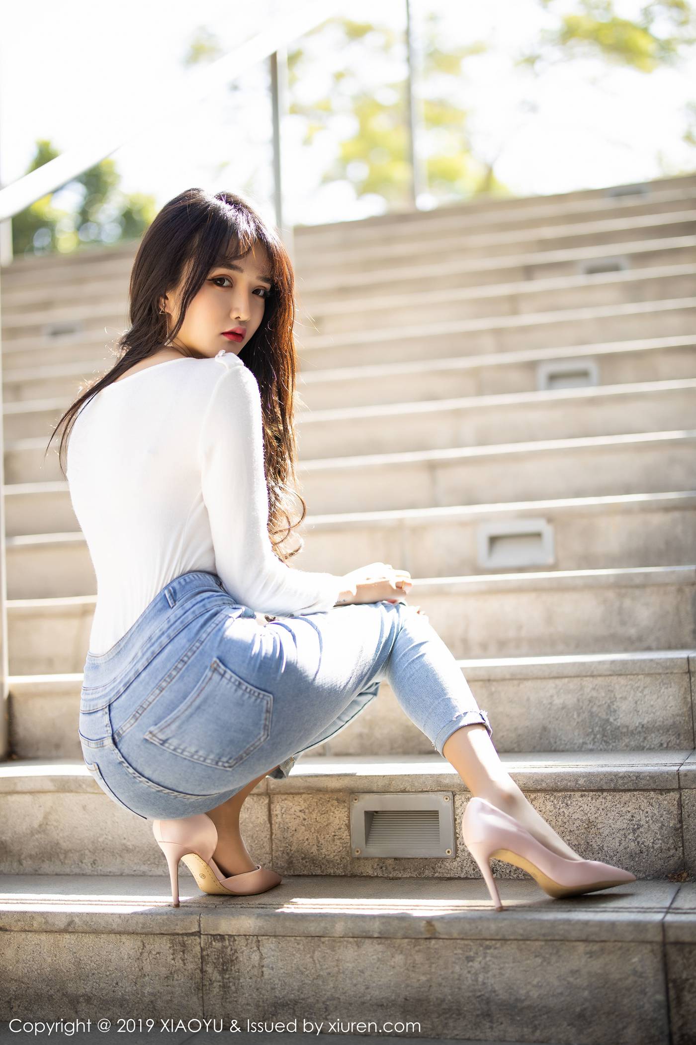 图片[93]-[XIAOYU语画界]YU20191211VOL0212 2019.12.11 VOL.212 性感牛仔裤与现代衬衫丝袜 Miko酱吖[108+1P] – 速更版-美库