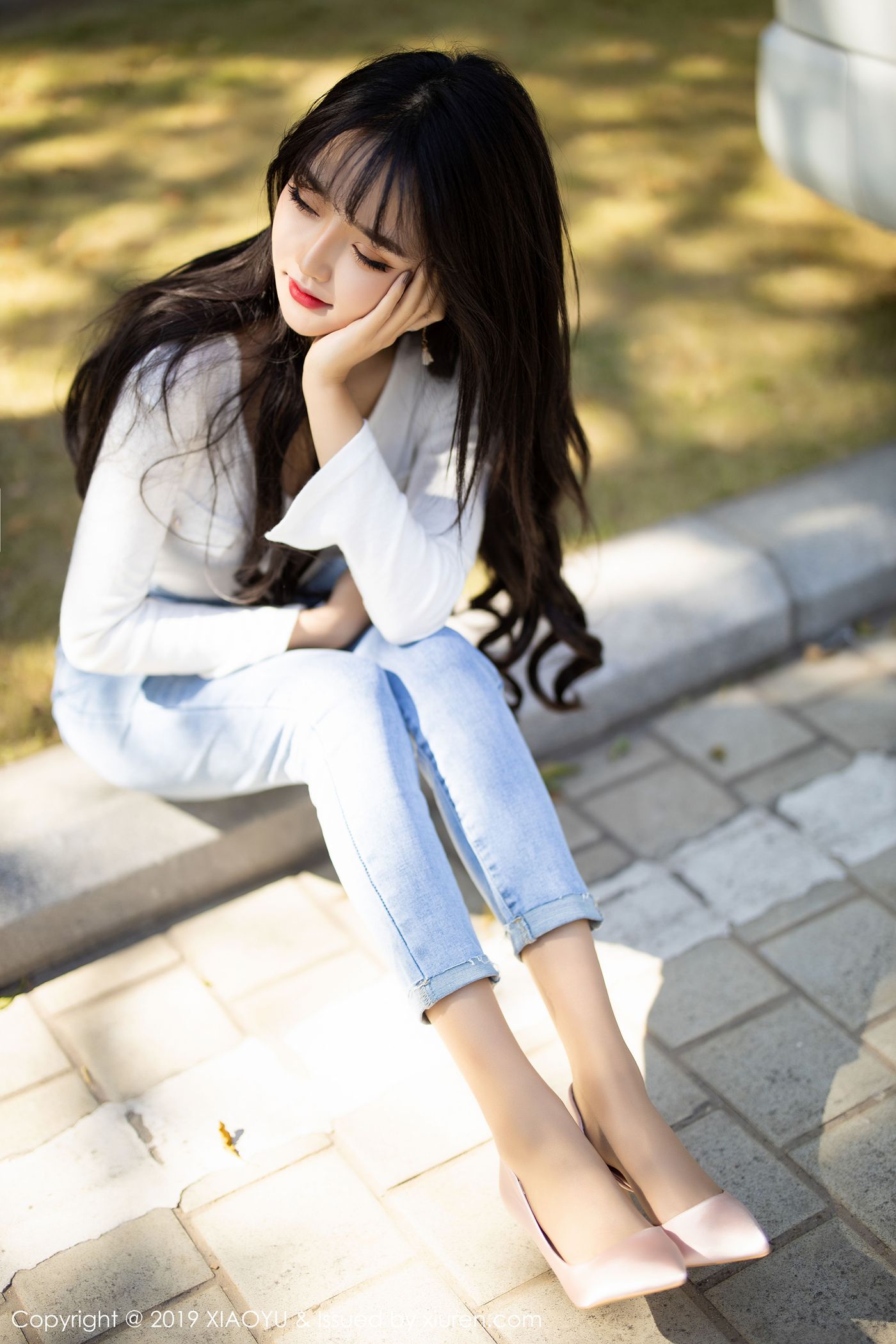 图片[102]-[XIAOYU语画界]YU20191211VOL0212 2019.12.11 VOL.212 性感牛仔裤与现代衬衫丝袜 Miko酱吖[108+1P] – 速更版-美库