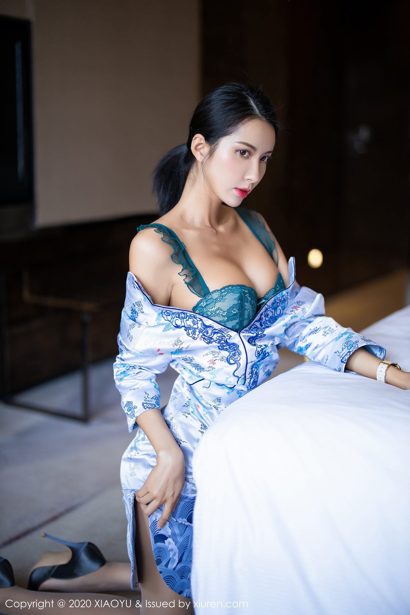 图片[43]-[XIAOYU语画界]YU20200507VOL0304 2020.05.07 VOL.304 青花瓷色彩的古典韵味旗袍 Carry[71+1P] – 速更版-美库