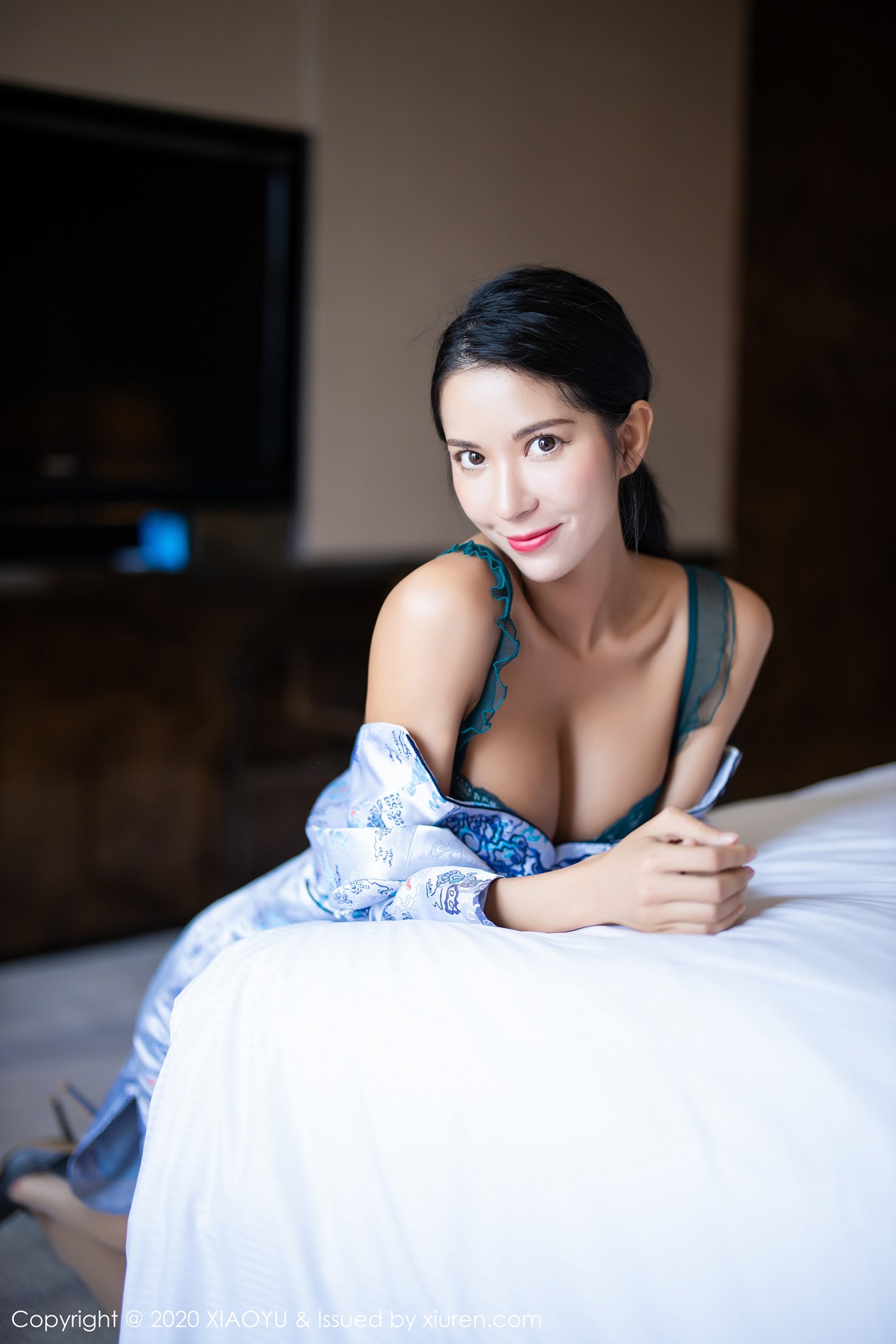 图片[44]-[XIAOYU语画界]YU20200507VOL0304 2020.05.07 VOL.304 青花瓷色彩的古典韵味旗袍 Carry[71+1P] – 速更版-美库