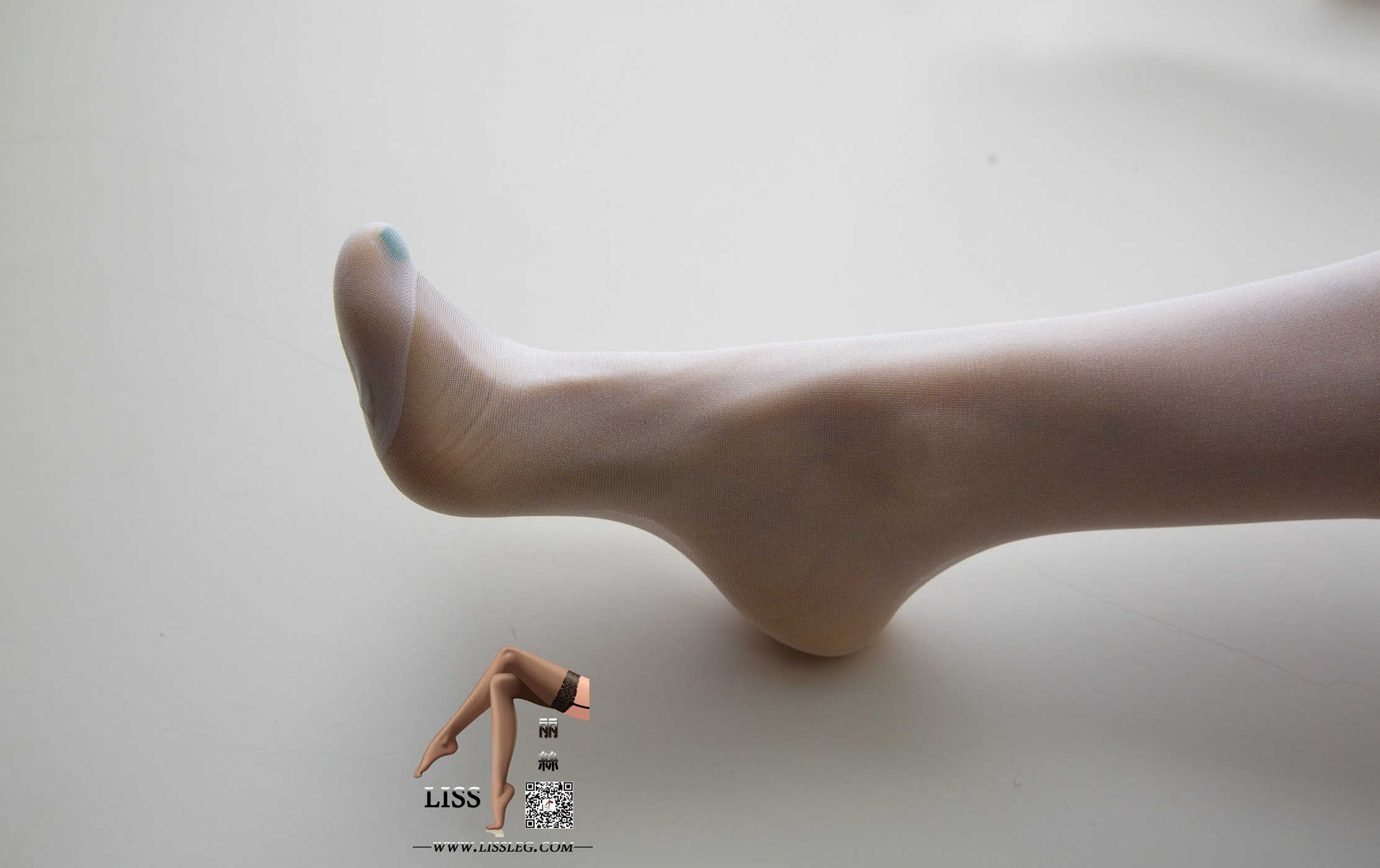 图片[68]-[LISS丽丝映像]NO.009 莎莎小姐 情蜜玉足 白蕾丝筒袜与超薄肉丝[91P] – 速更版-美库