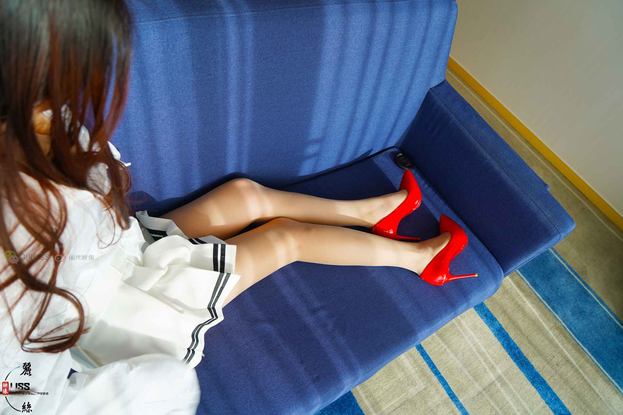 图片[24]-[LISS丽丝映像]NO.003 车模韩露小姐《这双丝腿是真的细长细长》[53P] – 速更版-美库
