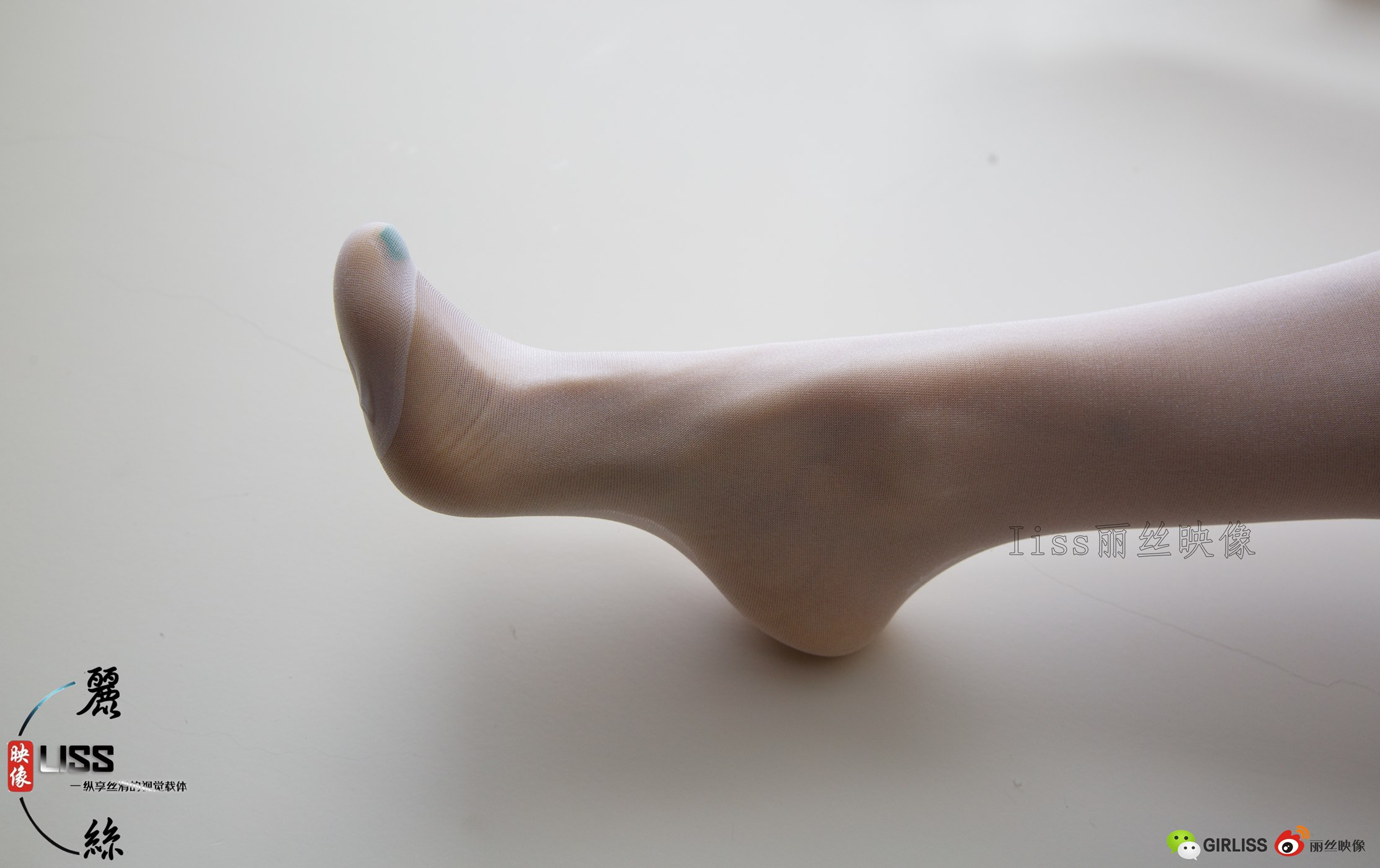 图片[66]-[LISS丽丝映像]NO.004 莎莎小姐《白蕾丝筒袜与超薄肉丝之战》[90P] – 速更版-美库