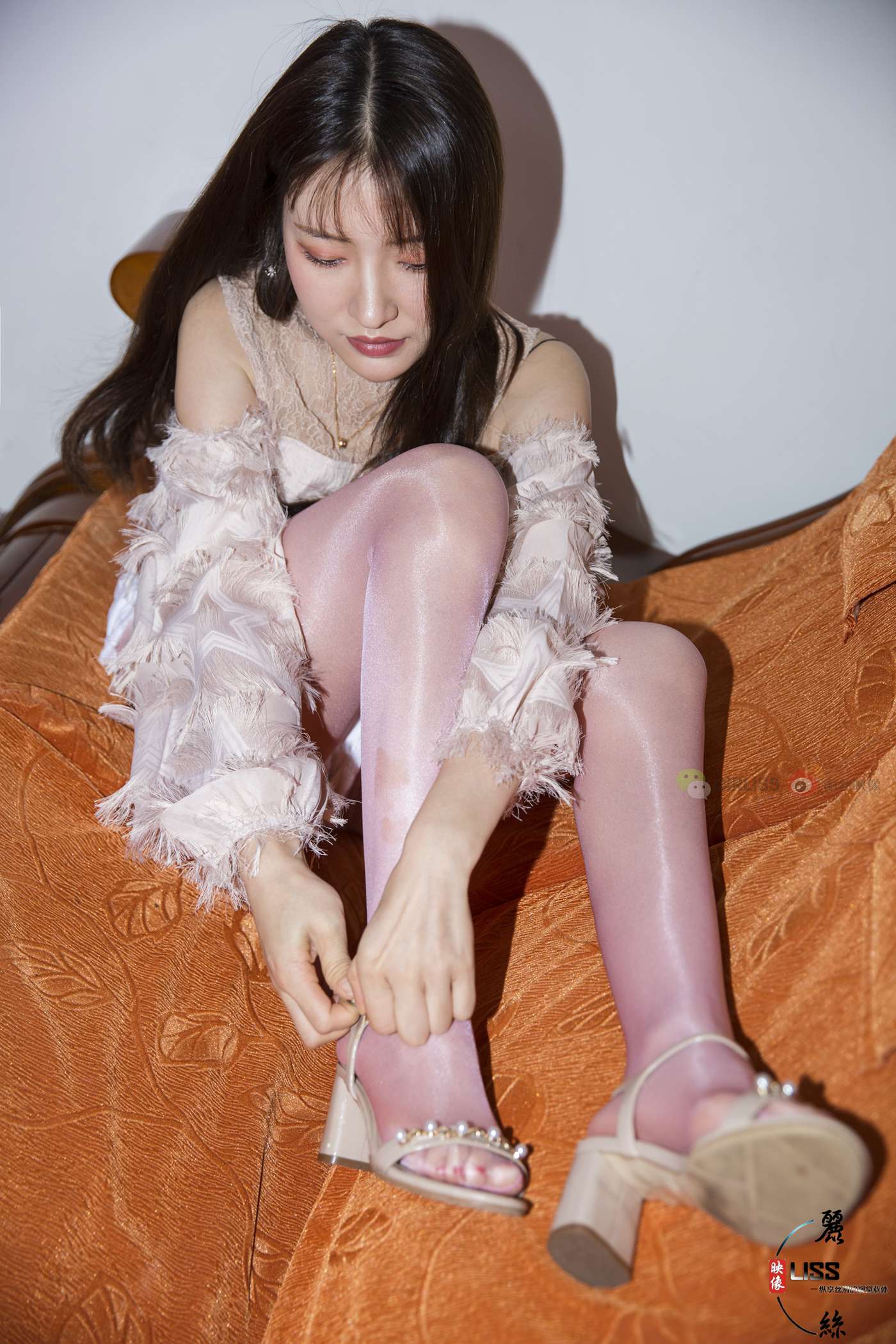 图片[23]-[LISS丽丝映像]NO.017 莎莎《光亮丝滑极致》[42P] – 速更版-美库