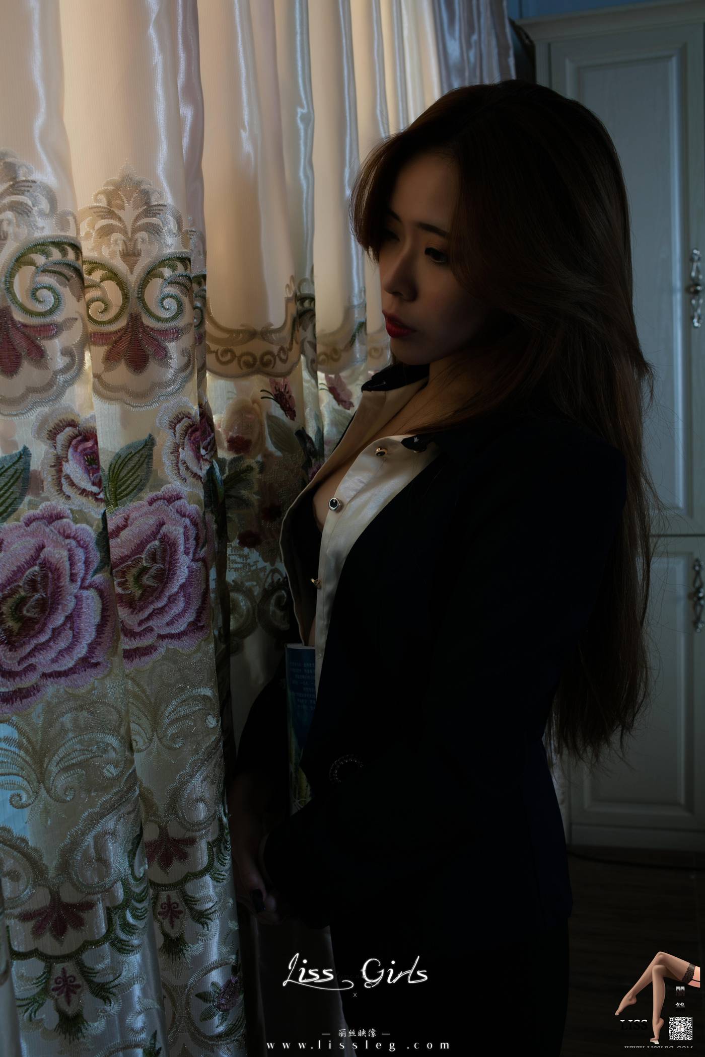 图片[13]-[LISS丽丝映像] NO.023 筱纯《请别再办公室里爱上我》[51P] – 速更版-美库