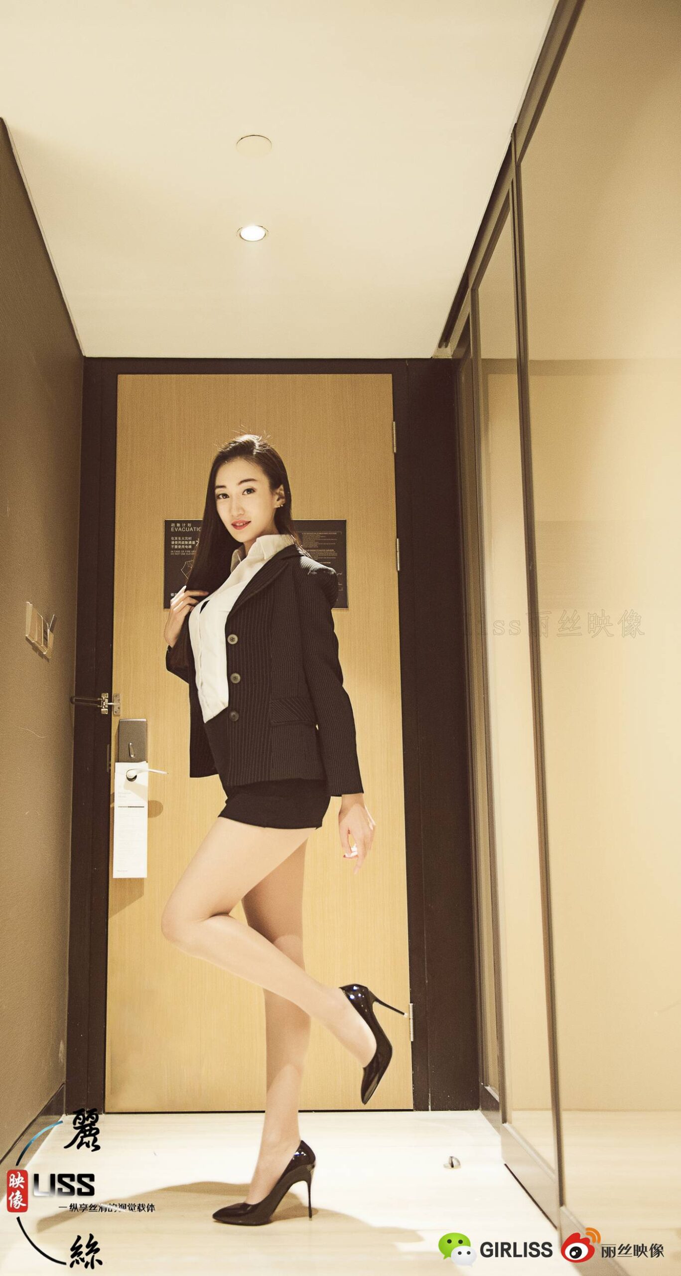 图片[42]-[LISS丽丝映像]NO.026 霏小姐《碟中谍SSS丝密计划》[56P] – 速更版-美库