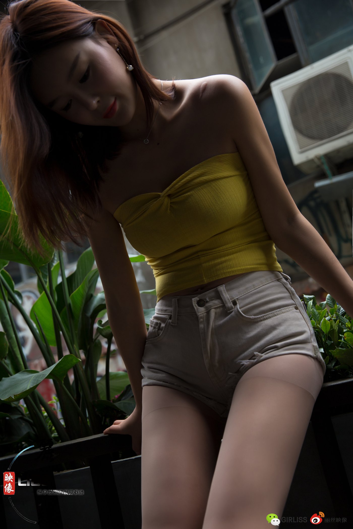 图片[43]-[LISS丽丝映像]NO.038 凉冰《穿超短热裤+丝袜的凉冰》[53P] – 速更版-美库