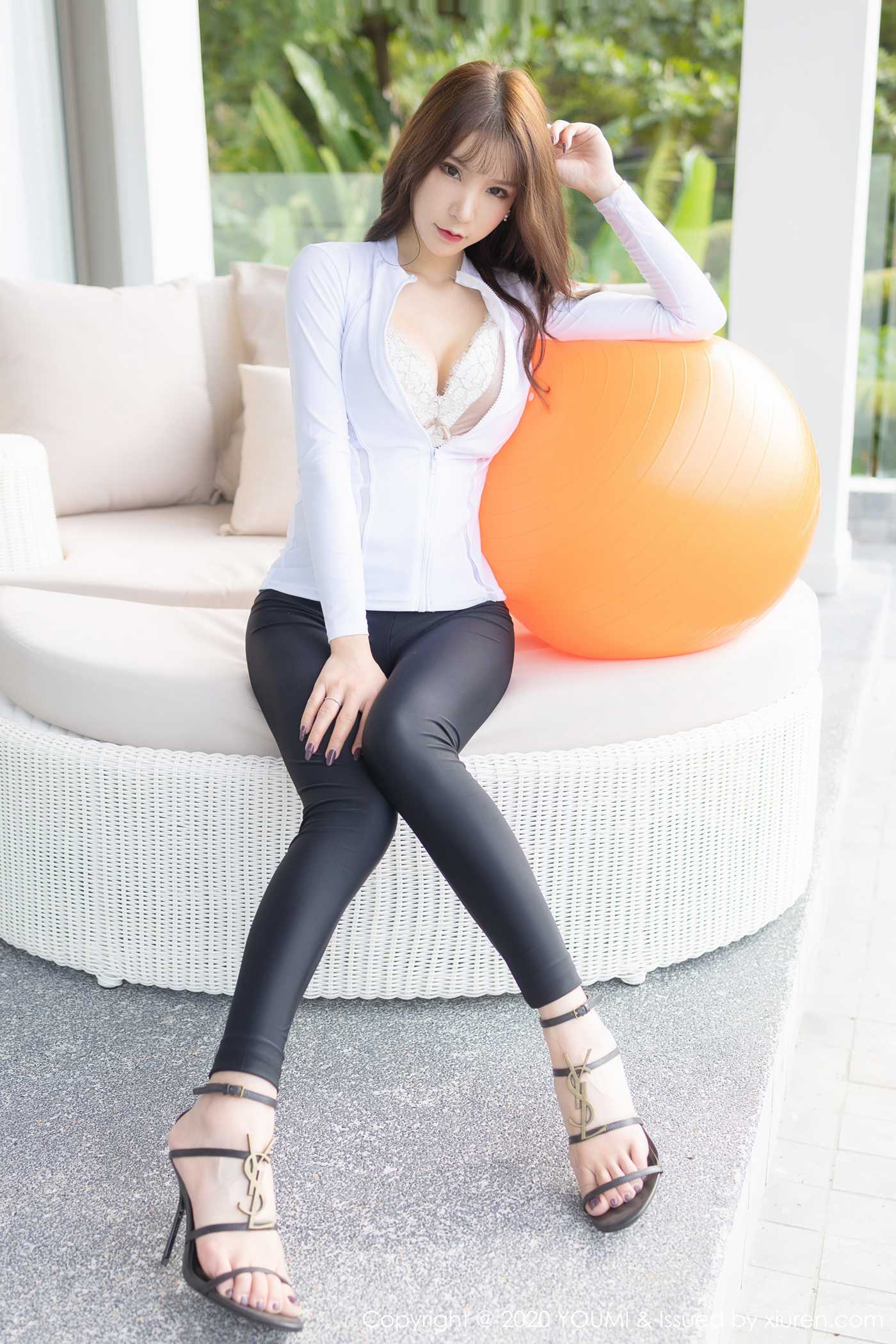 图片[35]-[YouMi尤蜜荟]YMH20200107VOL0401 2020.01.07 VOL.401 紧身服饰装扮下诱人身材 周于希Sandy[62+1P] – 速更版-美库