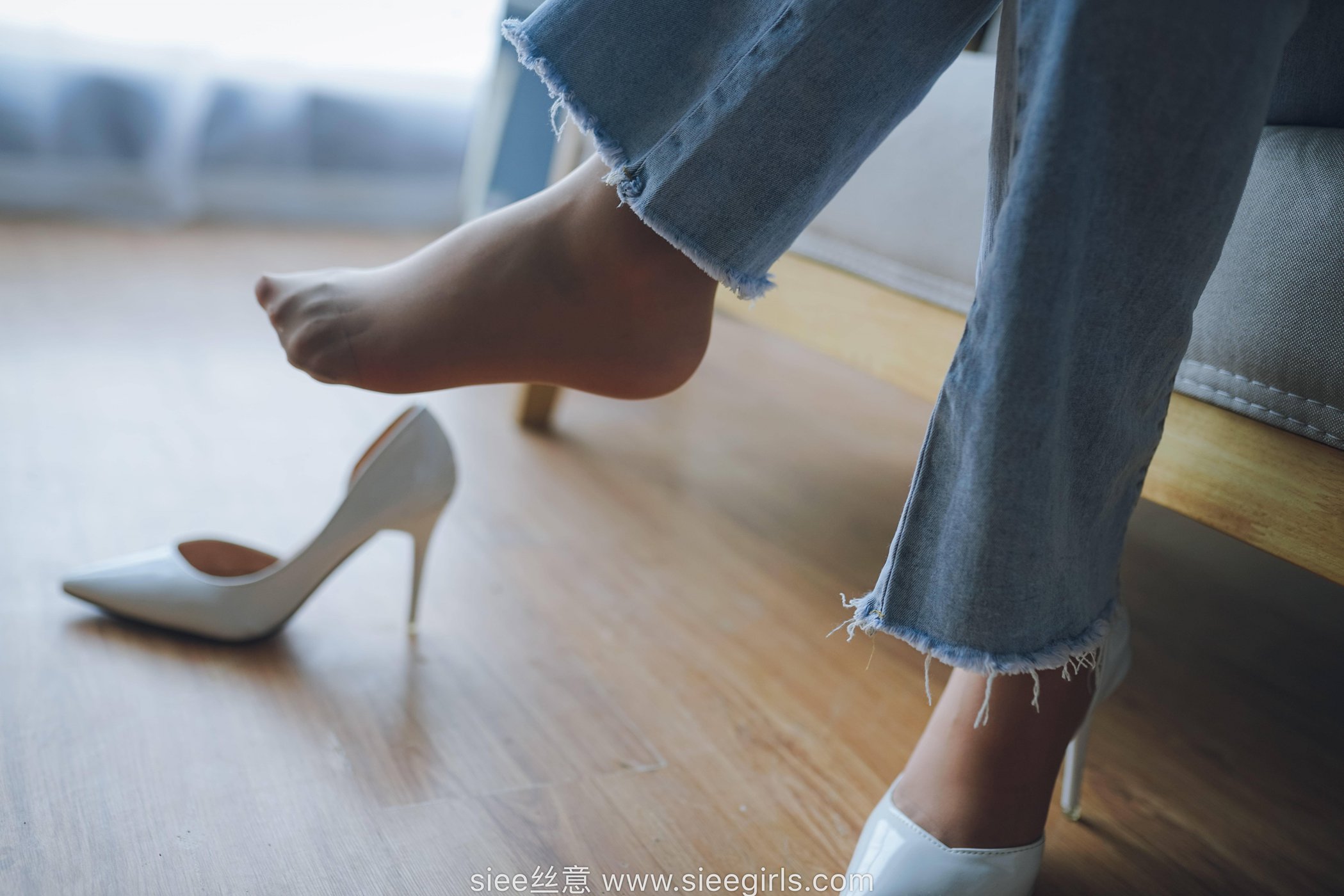 图片[16]-[SIEE丝意] No.471 文文～白色高跟鞋，裤里丝 [45P] – 速更版-美库