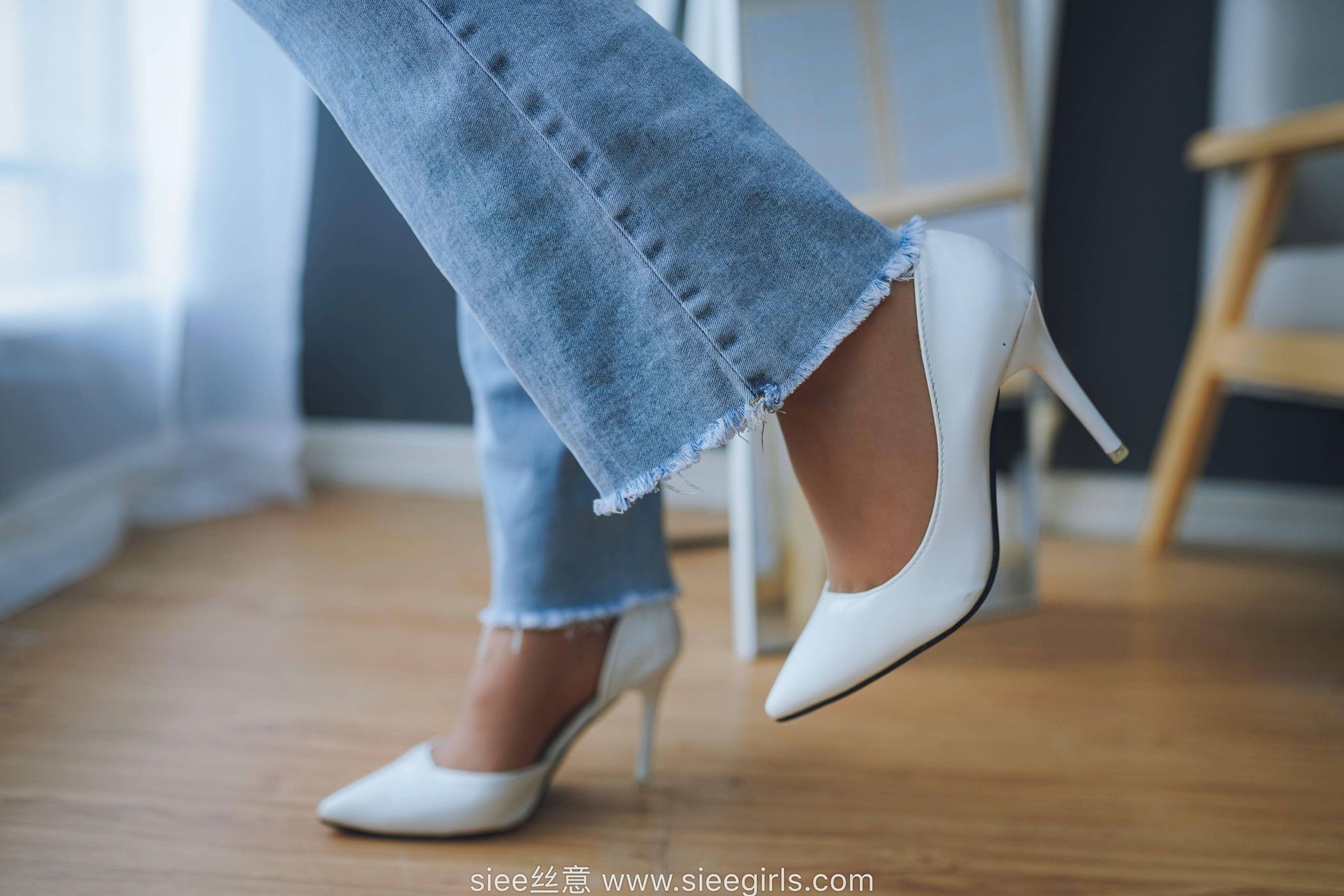图片[35]-[SIEE丝意] No.471 文文～白色高跟鞋，裤里丝 [45P] – 速更版-美库