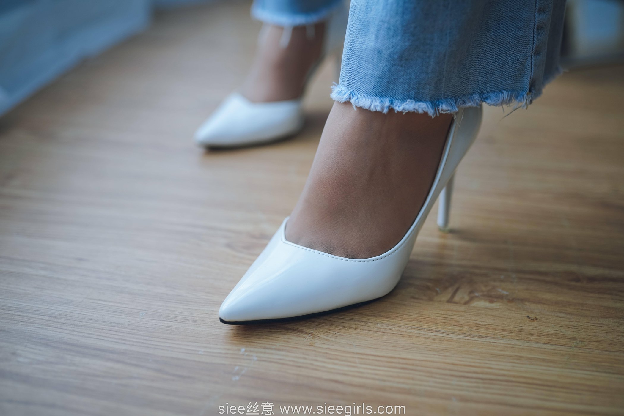 图片[37]-[SIEE丝意] No.471 文文～白色高跟鞋，裤里丝 [45P] – 速更版-美库