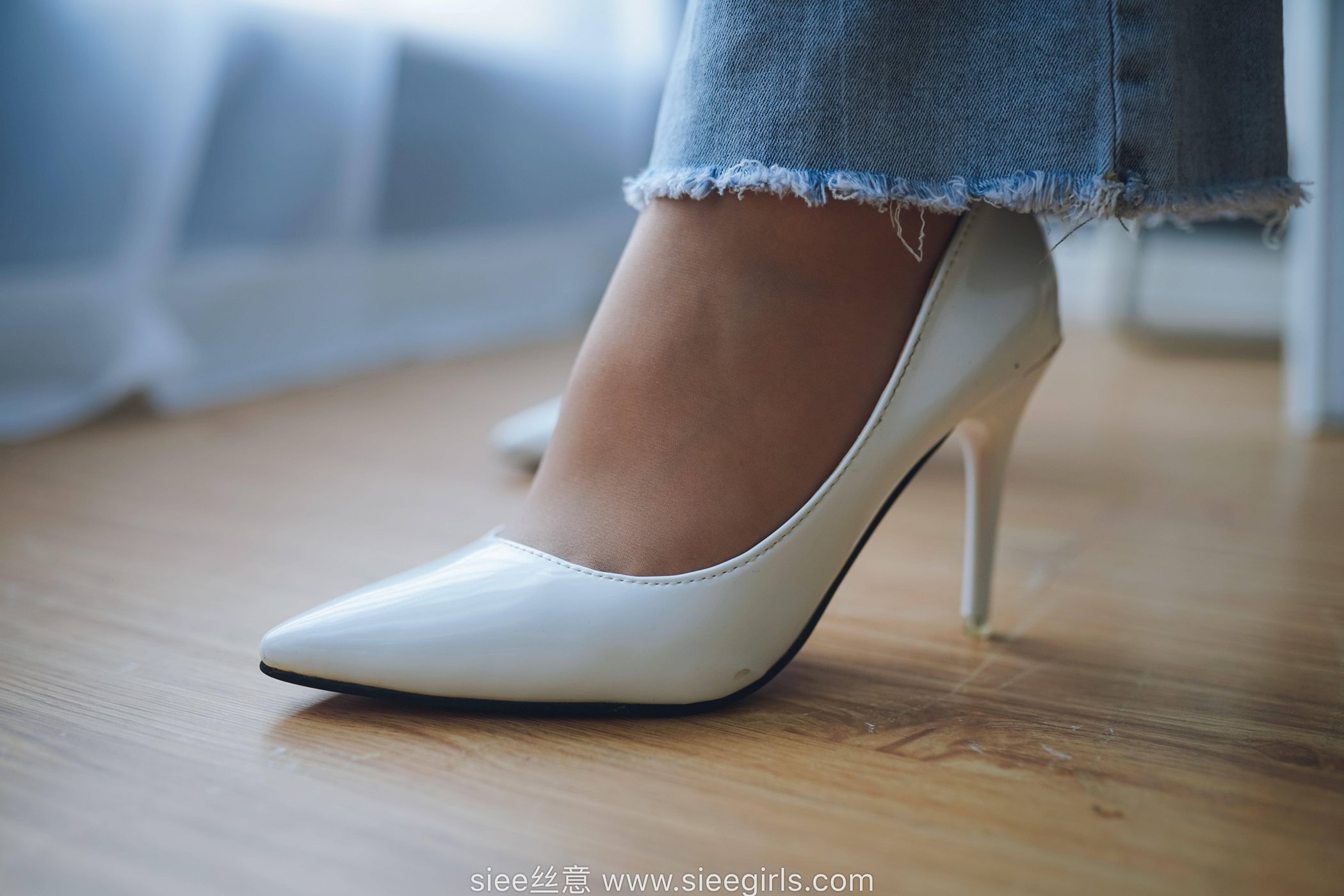 图片[38]-[SIEE丝意] No.471 文文～白色高跟鞋，裤里丝 [45P] – 速更版-美库