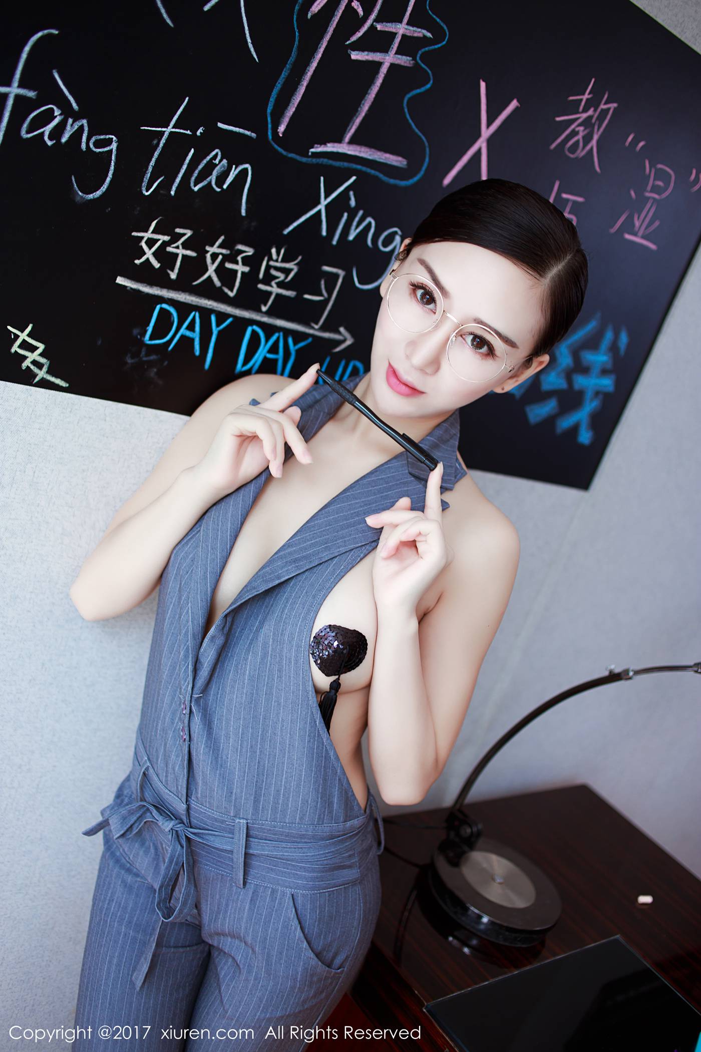 图片[19]-[Xiuren秀人网]XR20171122N00852 2017.11.22 NO.852 邹晶晶女王[50+1P] – 速更版-美库