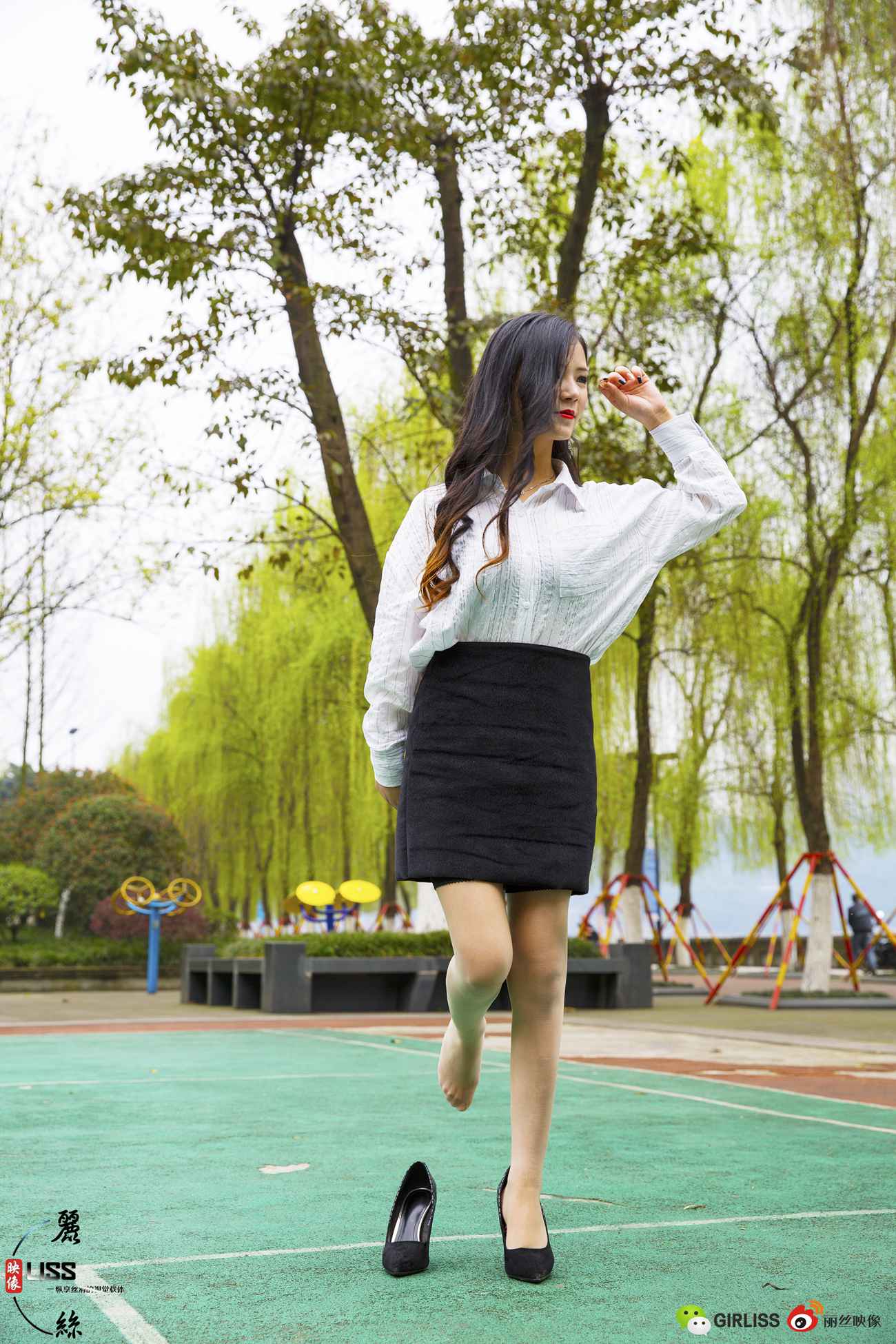 图片[17]-[LISS丽丝映像]NO.099 OL肉丝[35P] – 速更版-美库