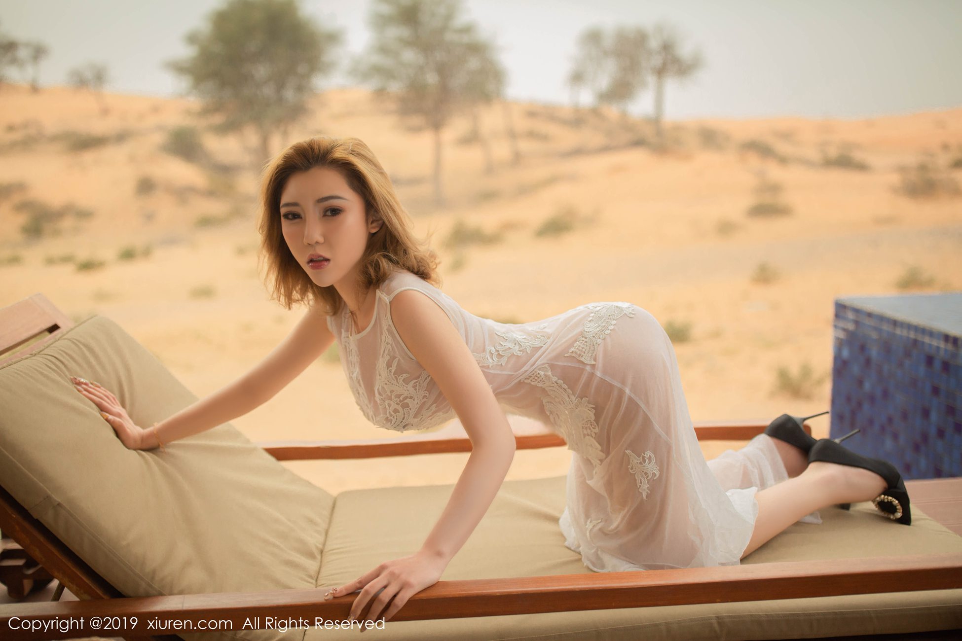 图片[36]-[Xiuren秀人网]XR20190404N01384 2019.04.04 NO.1384 沙漠里的媚骨柔情 萌汉药baby很酷[63+1P] – 速更版-美库