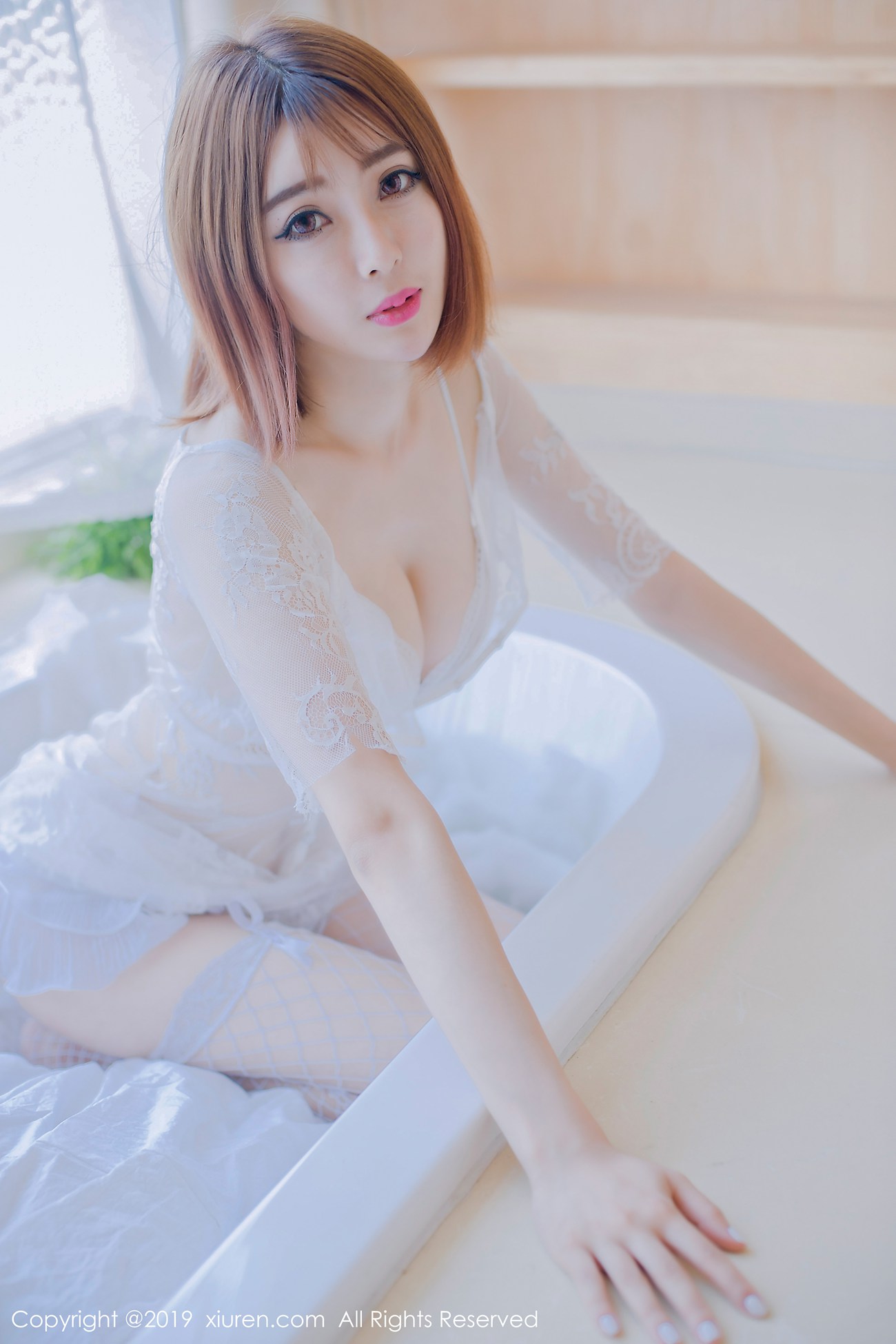 图片[32]-[Xiuren秀人网]XR20190419N01406 2019.04.19 NO.1406 邻家女孩的感觉温柔宁静 凌萍儿[47 +1P] – 速更版-美库