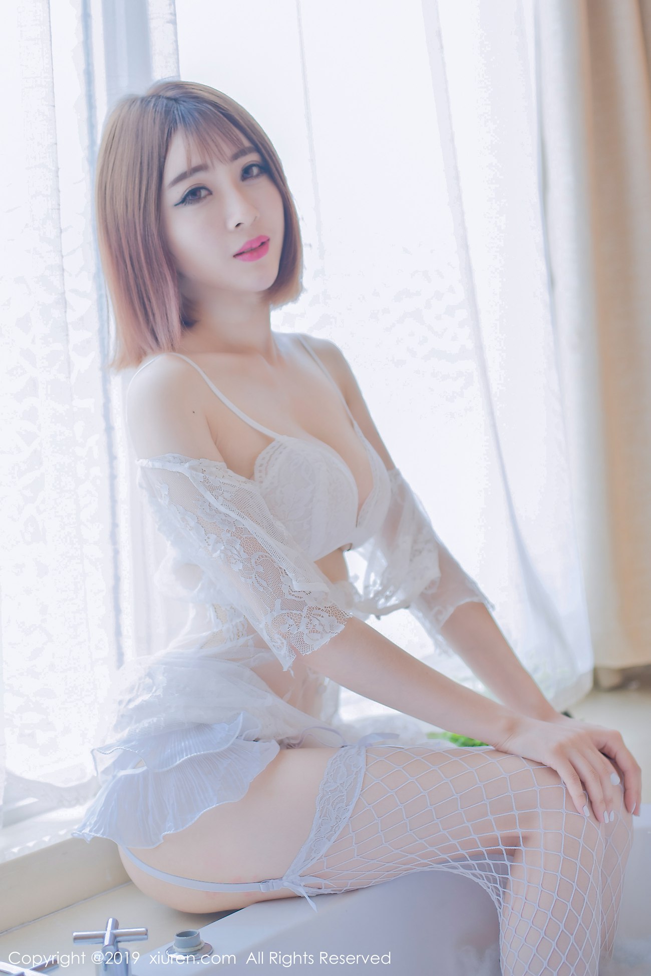 图片[33]-[Xiuren秀人网]XR20190419N01406 2019.04.19 NO.1406 邻家女孩的感觉温柔宁静 凌萍儿[47 +1P] – 速更版-美库