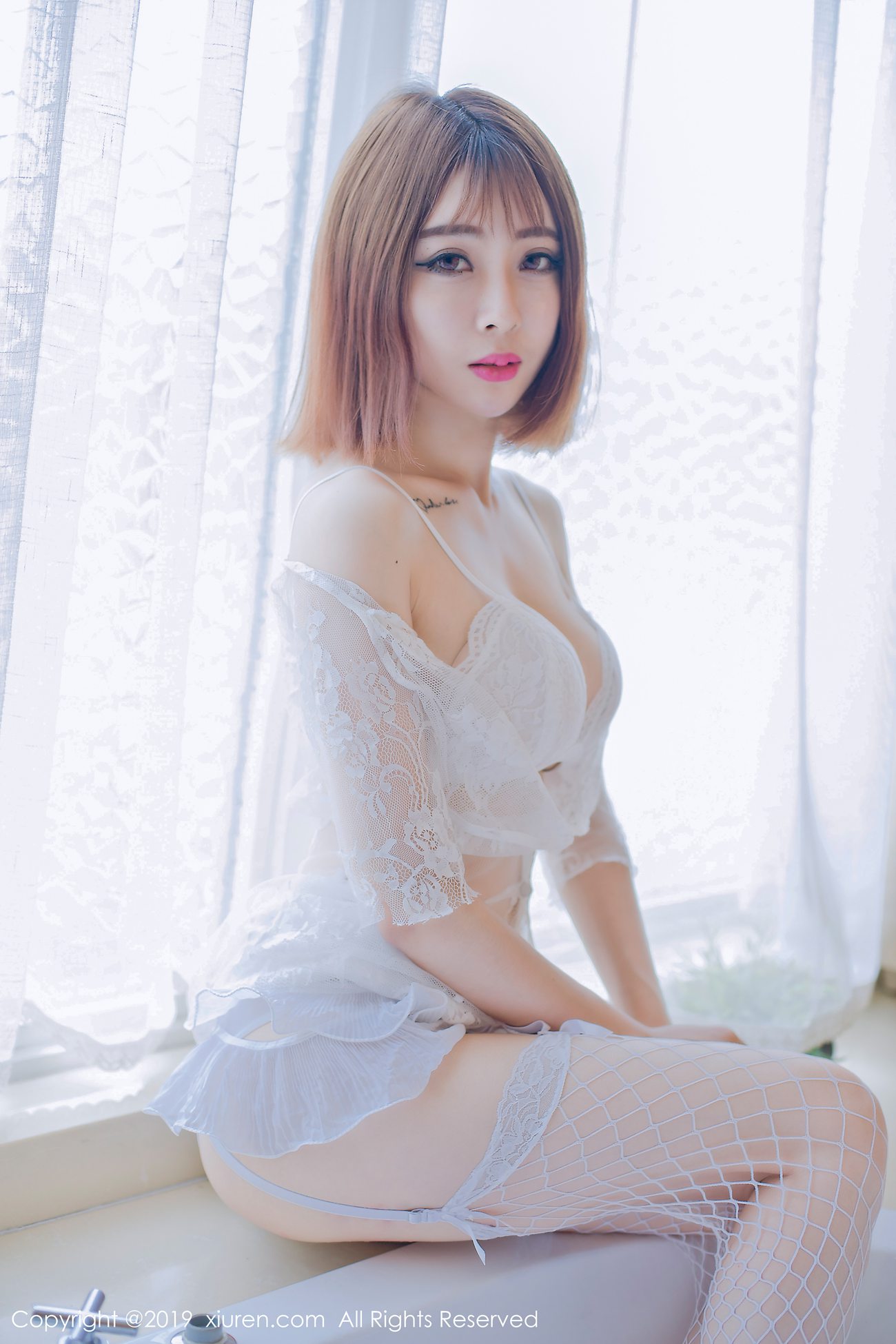 图片[35]-[Xiuren秀人网]XR20190419N01406 2019.04.19 NO.1406 邻家女孩的感觉温柔宁静 凌萍儿[47 +1P] – 速更版-美库