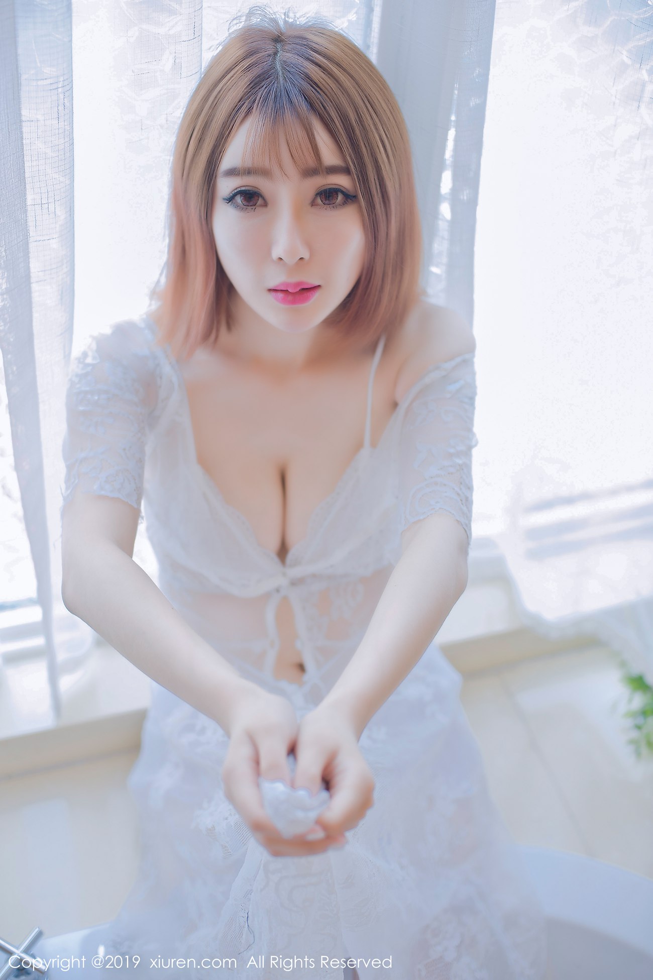 图片[37]-[Xiuren秀人网]XR20190419N01406 2019.04.19 NO.1406 邻家女孩的感觉温柔宁静 凌萍儿[47 +1P] – 速更版-美库