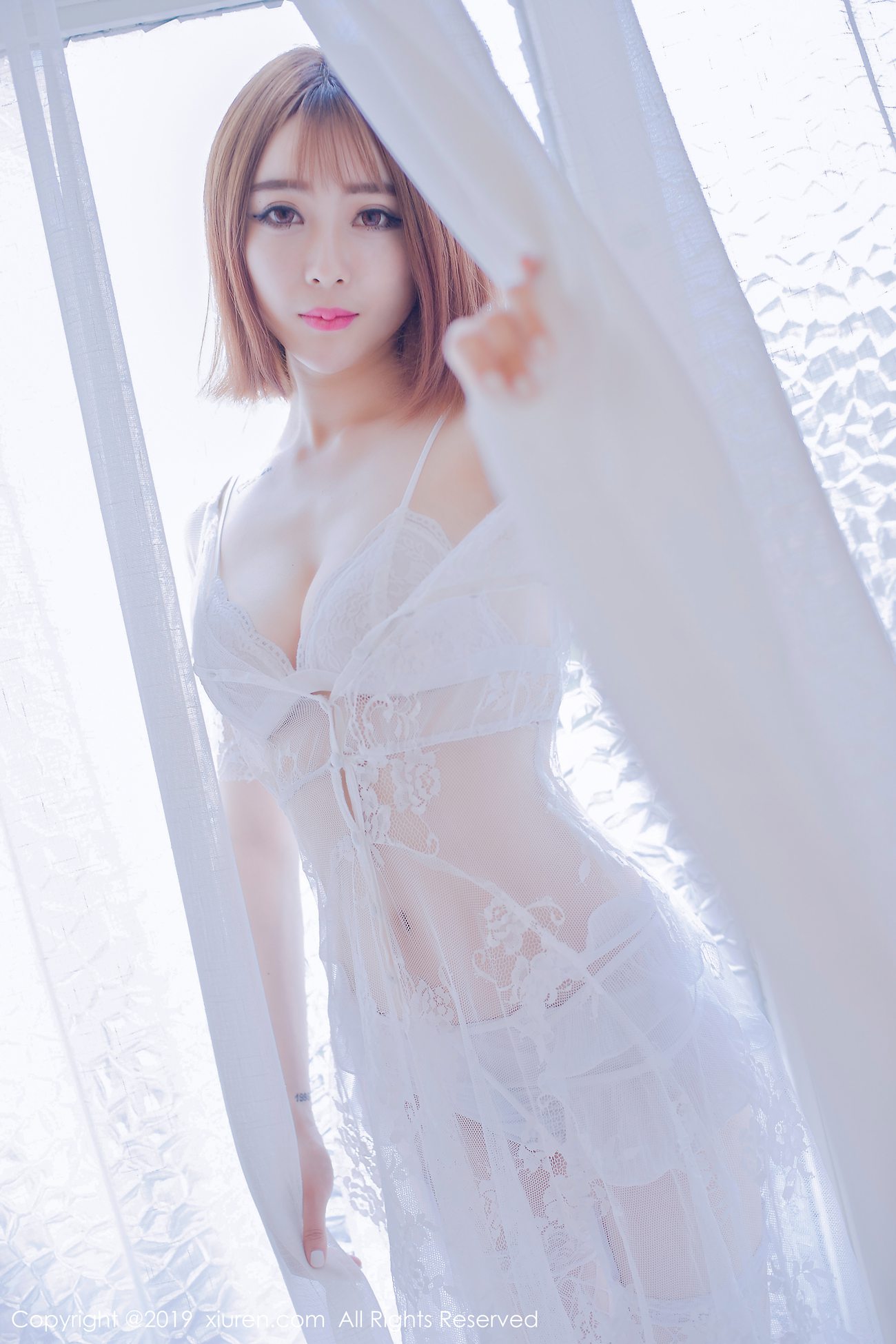 图片[40]-[Xiuren秀人网]XR20190419N01406 2019.04.19 NO.1406 邻家女孩的感觉温柔宁静 凌萍儿[47 +1P] – 速更版-美库