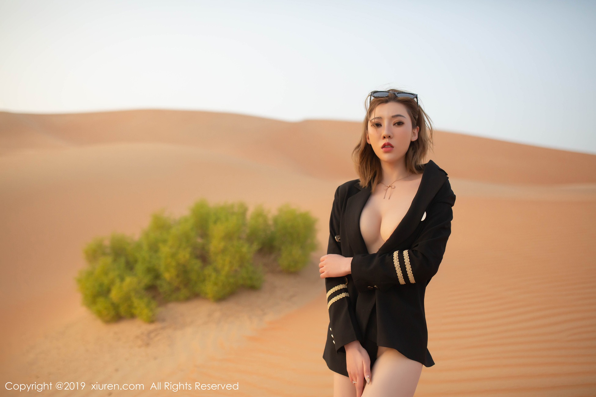 图片[31]-[Xiuren秀人网]XR20190709N01539 2019.07.09 NO.1539 浩瀚沙漠真空外拍 萌汉药baby很酷[47+1P] – 速更版-美库