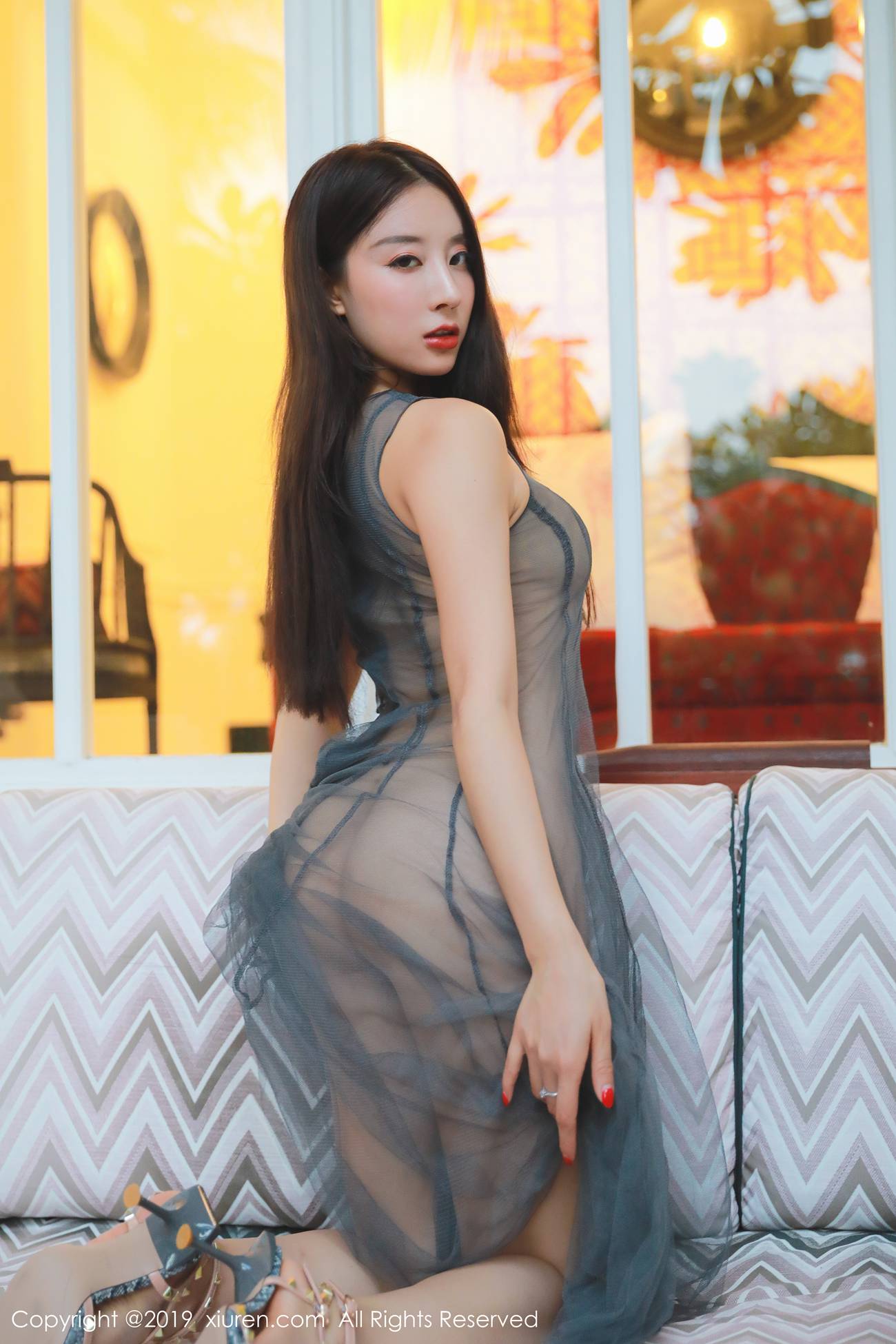 图片[20]-[Xiuren秀人网]XR20190722N01563 2019.07.22 NO.1563 露臀装紧贴娇人的身躯 筱慧[45+1P] – 速更版-美库