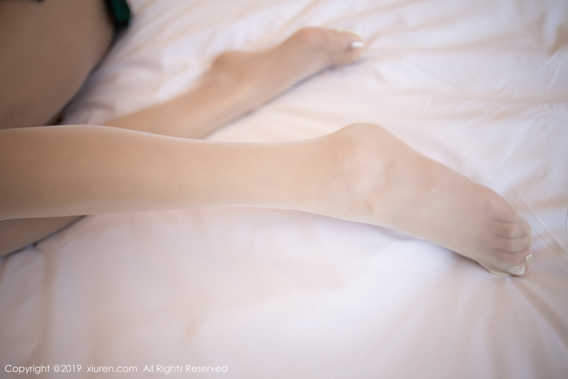 图片[23]-[Xiuren秀人网]XR20190723N01567 2019.07.23 NO.1567 绿色吊裙与丝袜的相搭配 杨晨晨sugar[65+1P] – 速更版-美库