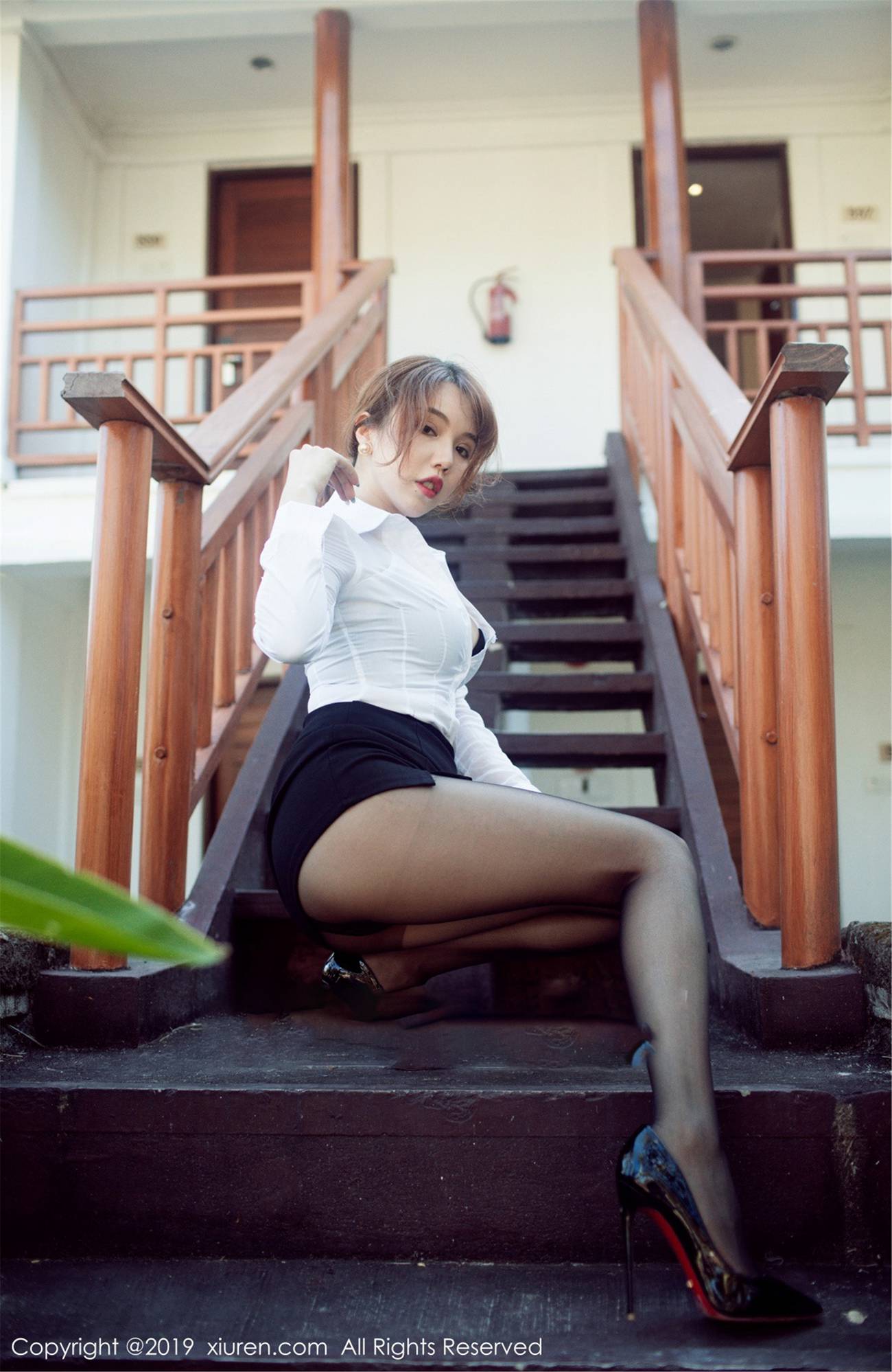 图片[42]-[Xiuren秀人网]XR20190809N01606 2019.08.09 NO.1606 黑丝灵动极致诱惑 黄楽然[56+1P] – 速更版-美库