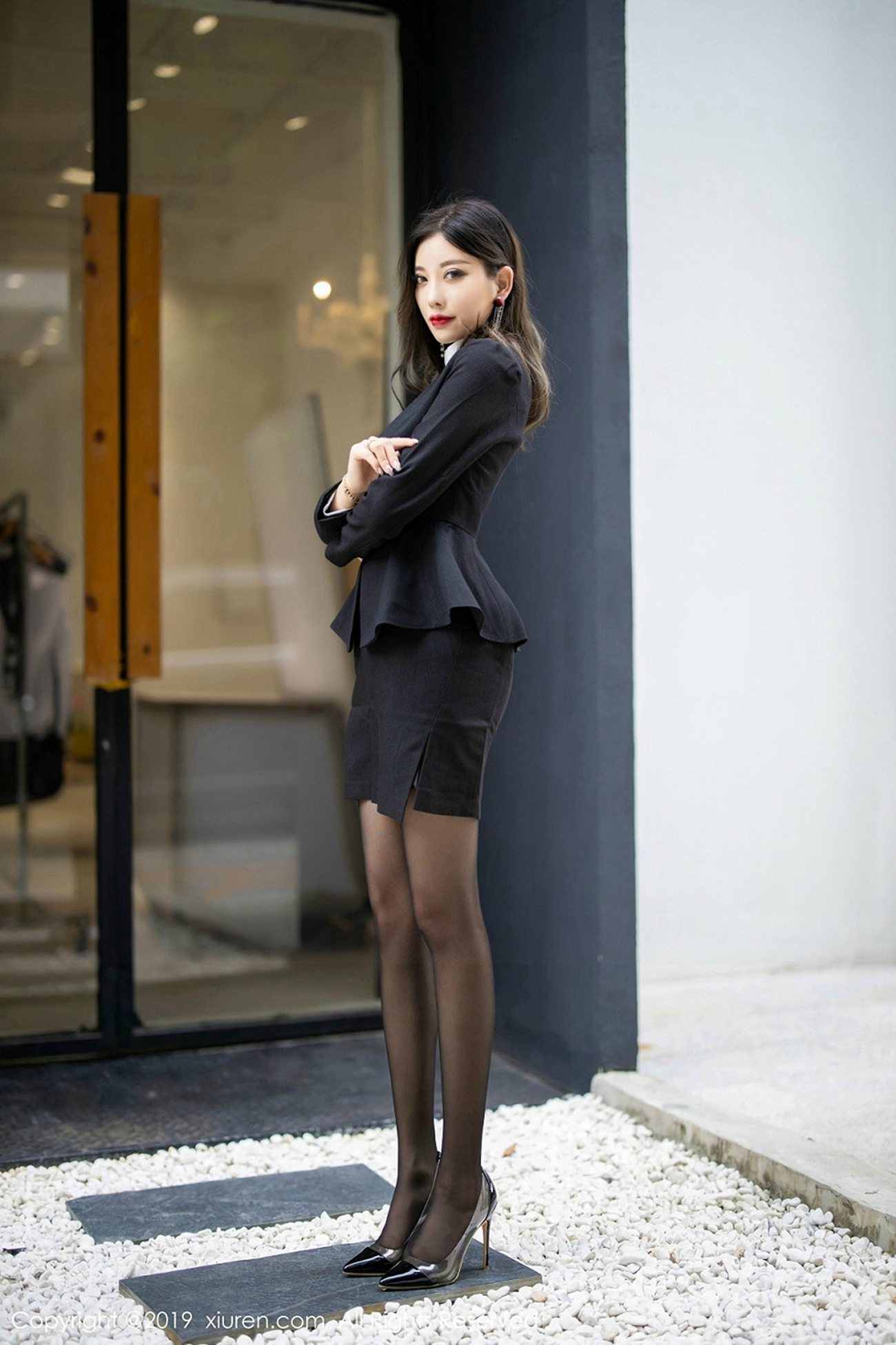 图片[40]-[Xiuren秀人网]XR20190813N01616 2019.08.13 NO.1616 黑丝美腿翘臀诱惑 杨晨晨sugar[51+1P] – 速更版-美库