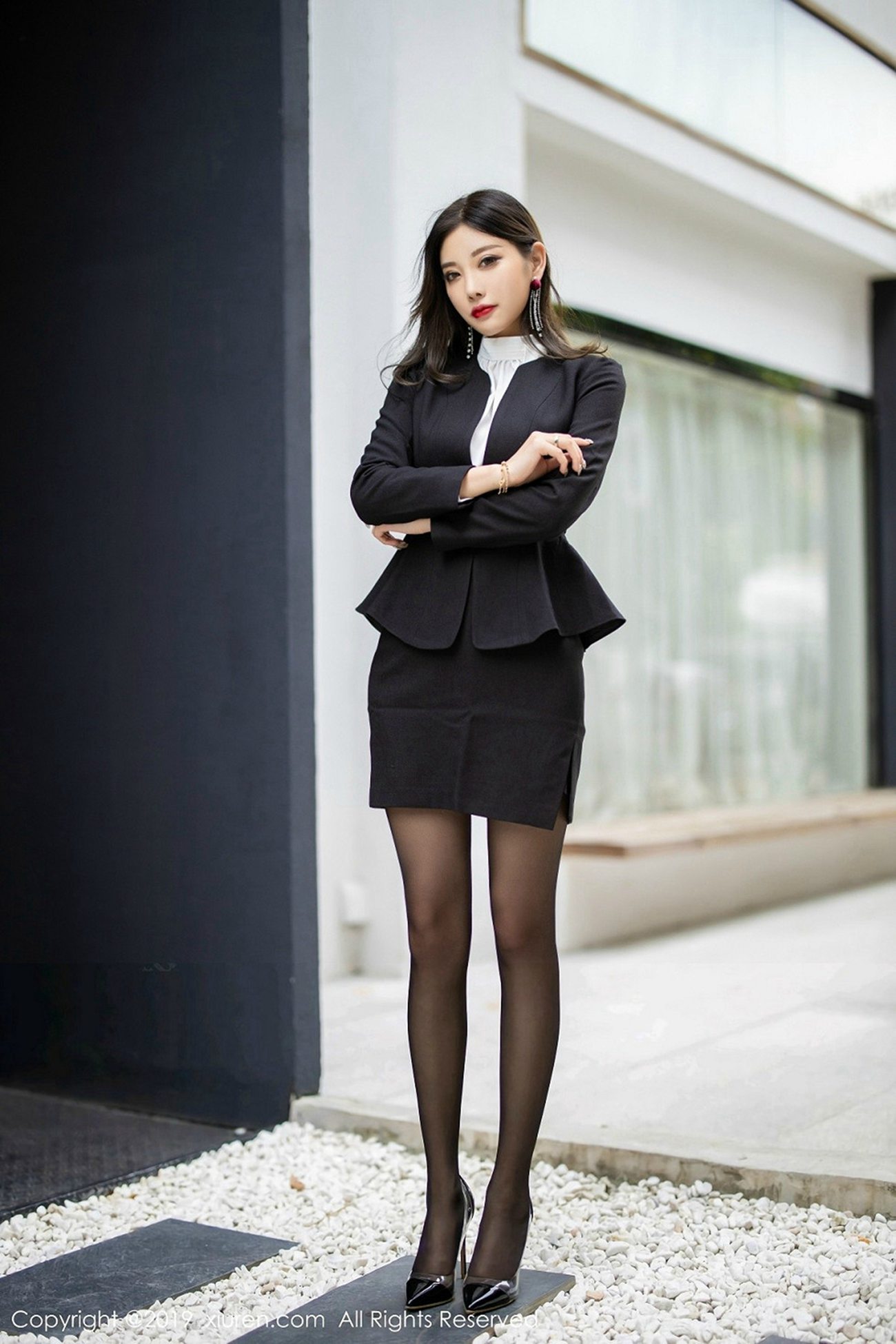 图片[42]-[Xiuren秀人网]XR20190813N01616 2019.08.13 NO.1616 黑丝美腿翘臀诱惑 杨晨晨sugar[51+1P] – 速更版-美库