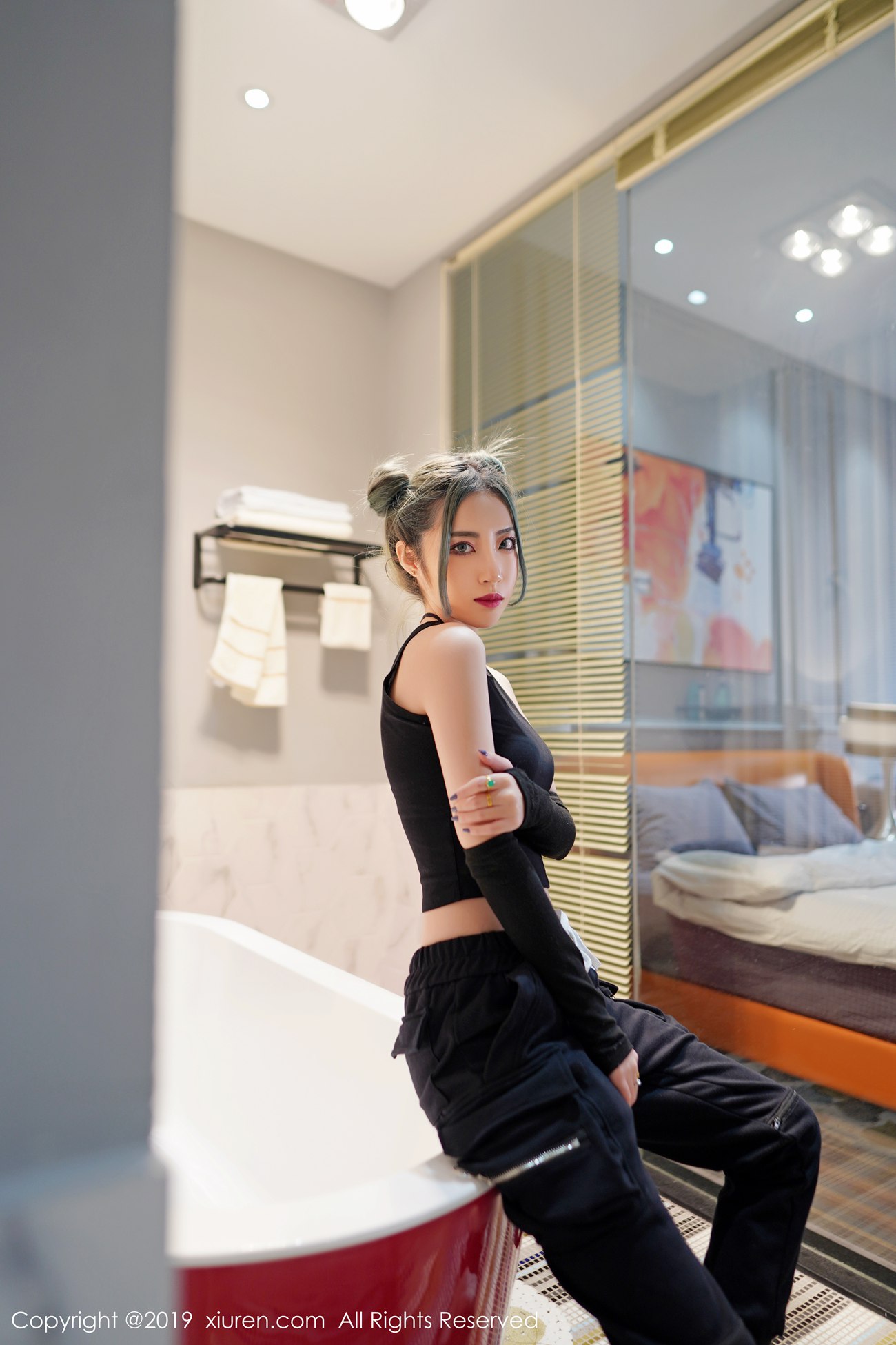 图片[35]-[Xiuren秀人网]XR20190826N01644 2019.08.26 No.1644 欣长的美腿笔直光滑 贾诗晗[50+1P] – 速更版-美库
