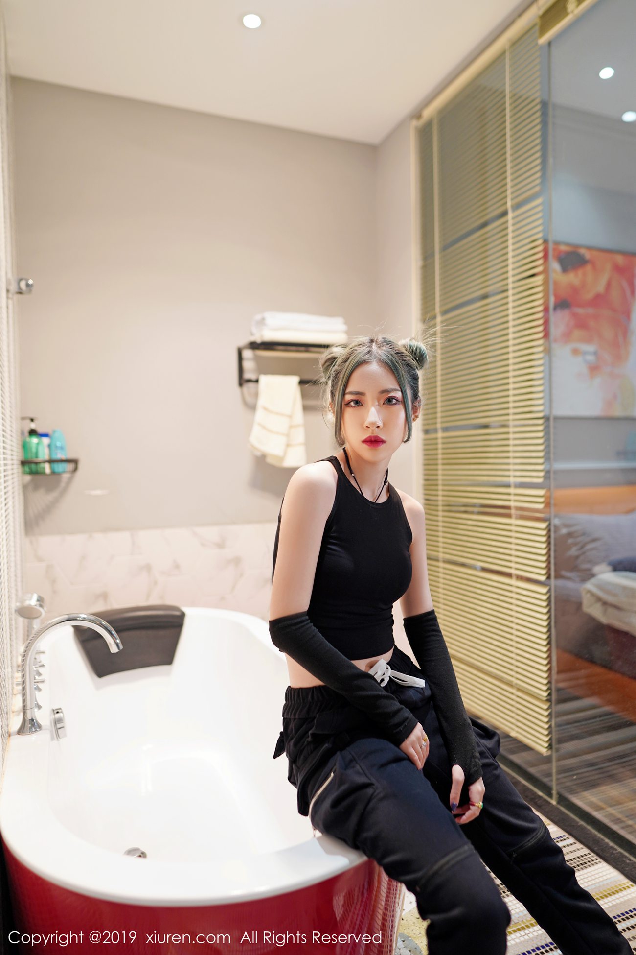 图片[37]-[Xiuren秀人网]XR20190826N01644 2019.08.26 No.1644 欣长的美腿笔直光滑 贾诗晗[50+1P] – 速更版-美库