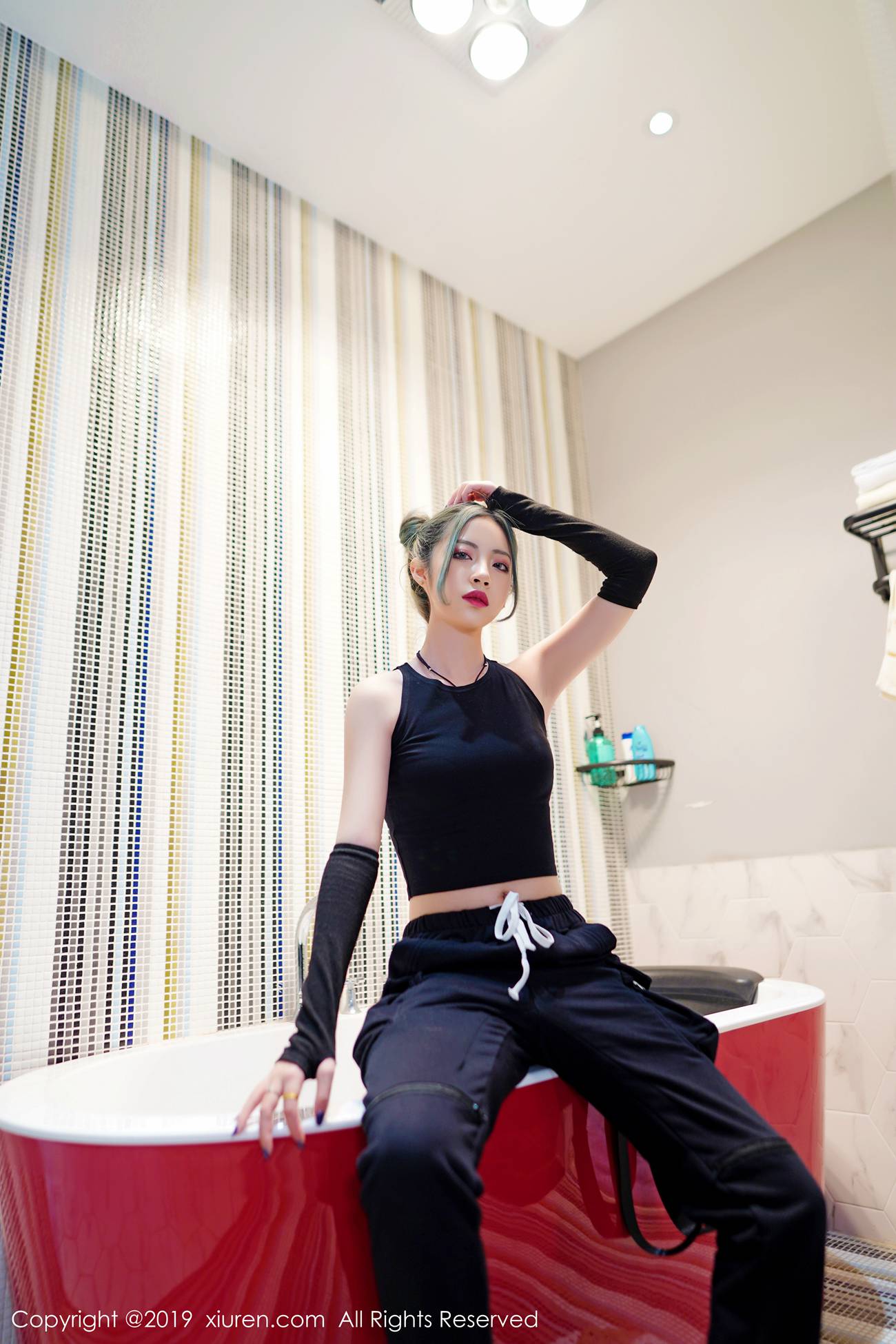 图片[41]-[Xiuren秀人网]XR20190826N01644 2019.08.26 No.1644 欣长的美腿笔直光滑 贾诗晗[50+1P] – 速更版-美库