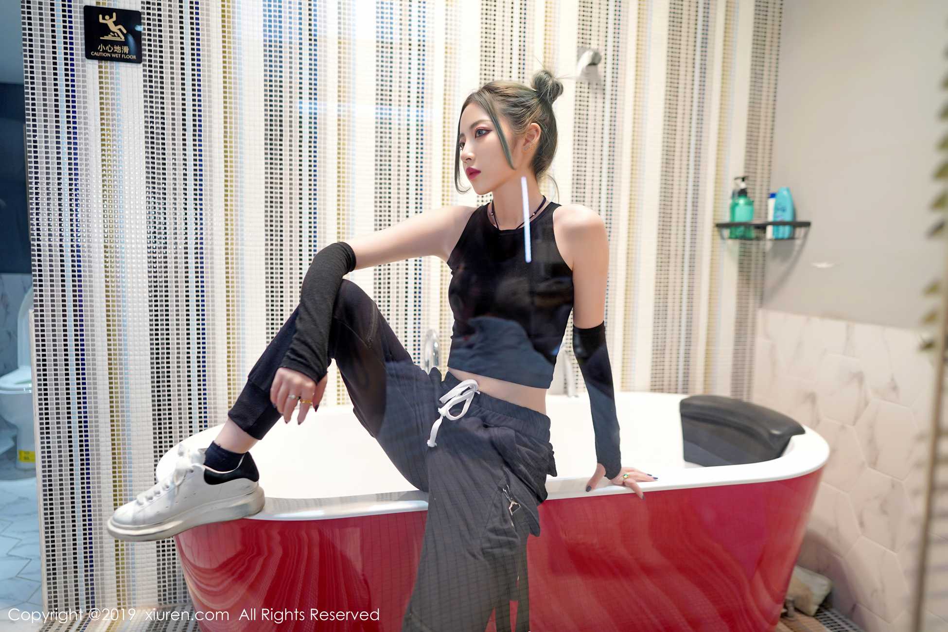 图片[46]-[Xiuren秀人网]XR20190826N01644 2019.08.26 No.1644 欣长的美腿笔直光滑 贾诗晗[50+1P] – 速更版-美库