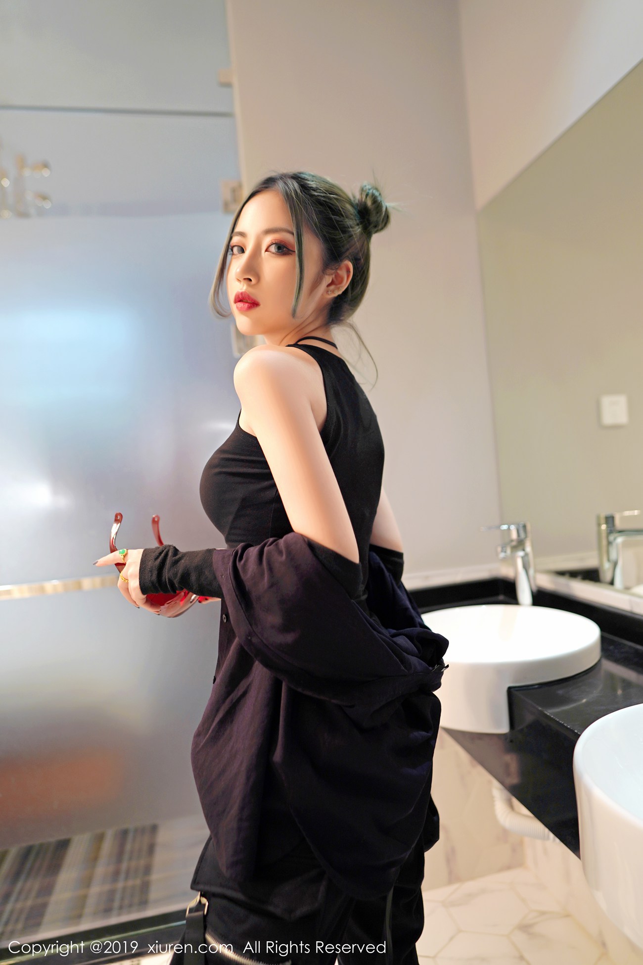 图片[37]-[Xiuren秀人网]XR20190716N01550 2019.07.16 NO.1550 拥有清秀的容颜与曼妙的身材 贾诗晗[48+1P] – 速更版-美库