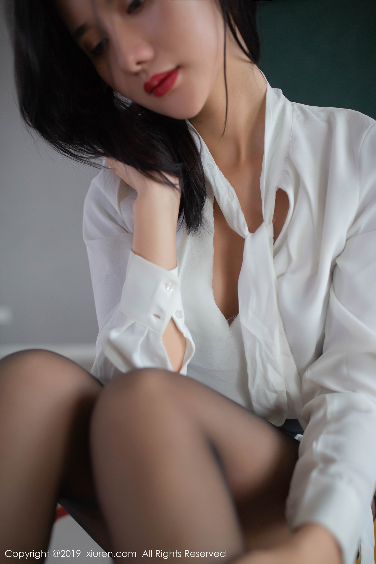 图片[81]-[Xiuren秀人网]XR20190920N01690 2019.09.20 NO.1690 白衬衫黑丝袜秀腿翘臀灵动诱人 就是阿朱啊[108+1P] – 速更版-美库