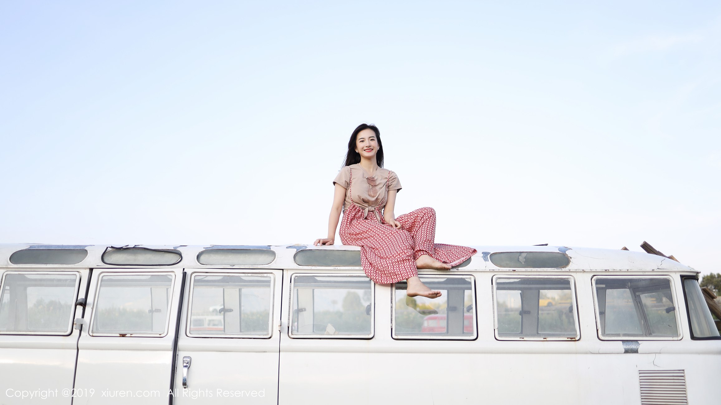 图片[13]-[Xiuren秀人网]XR20191011N01718 2019.10.11 NO.1718 室外清新甜美风格 艺儿拿铁[63+1P] – 速更版-美库