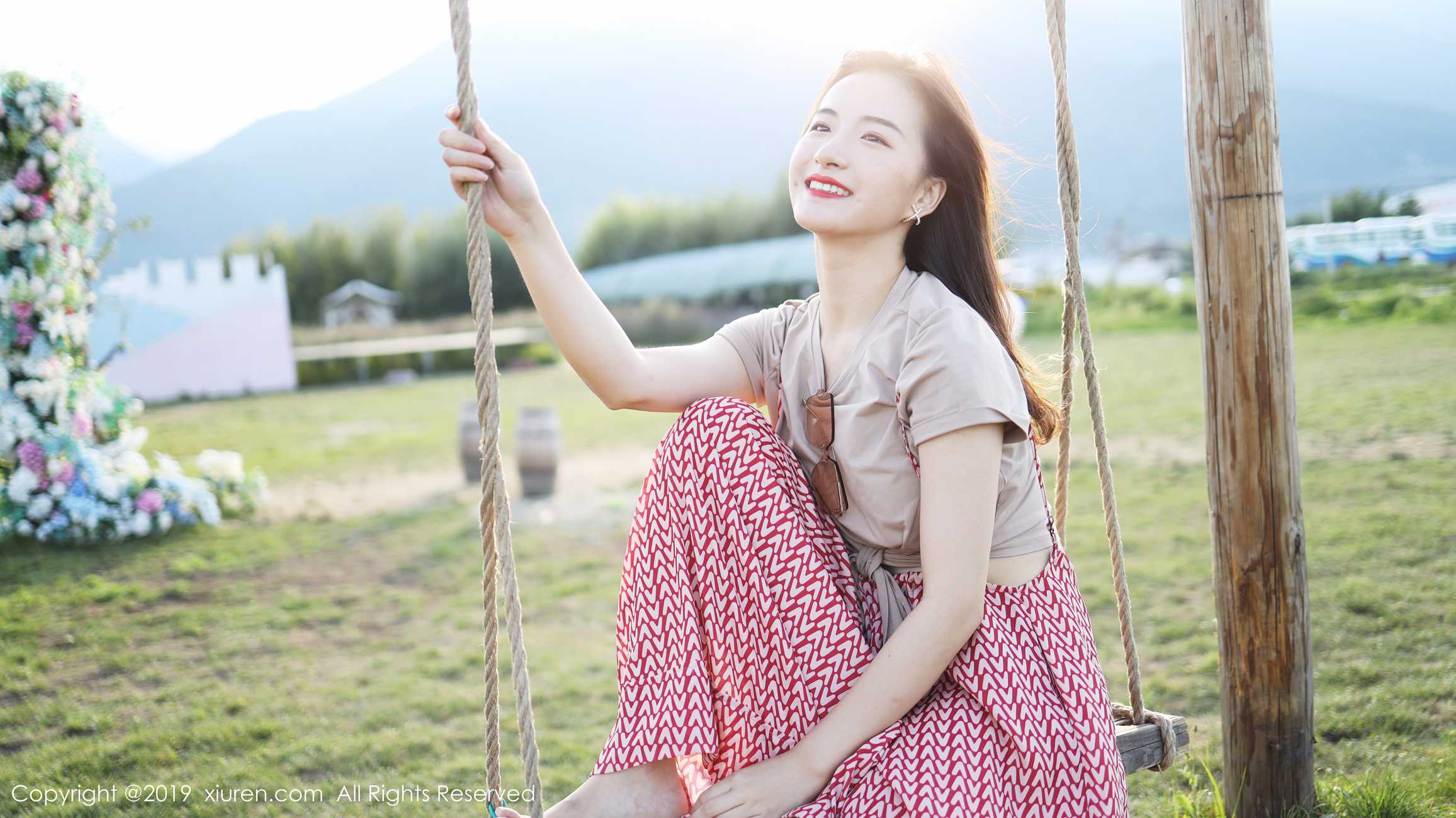 图片[18]-[Xiuren秀人网]XR20191011N01718 2019.10.11 NO.1718 室外清新甜美风格 艺儿拿铁[63+1P] – 速更版-美库