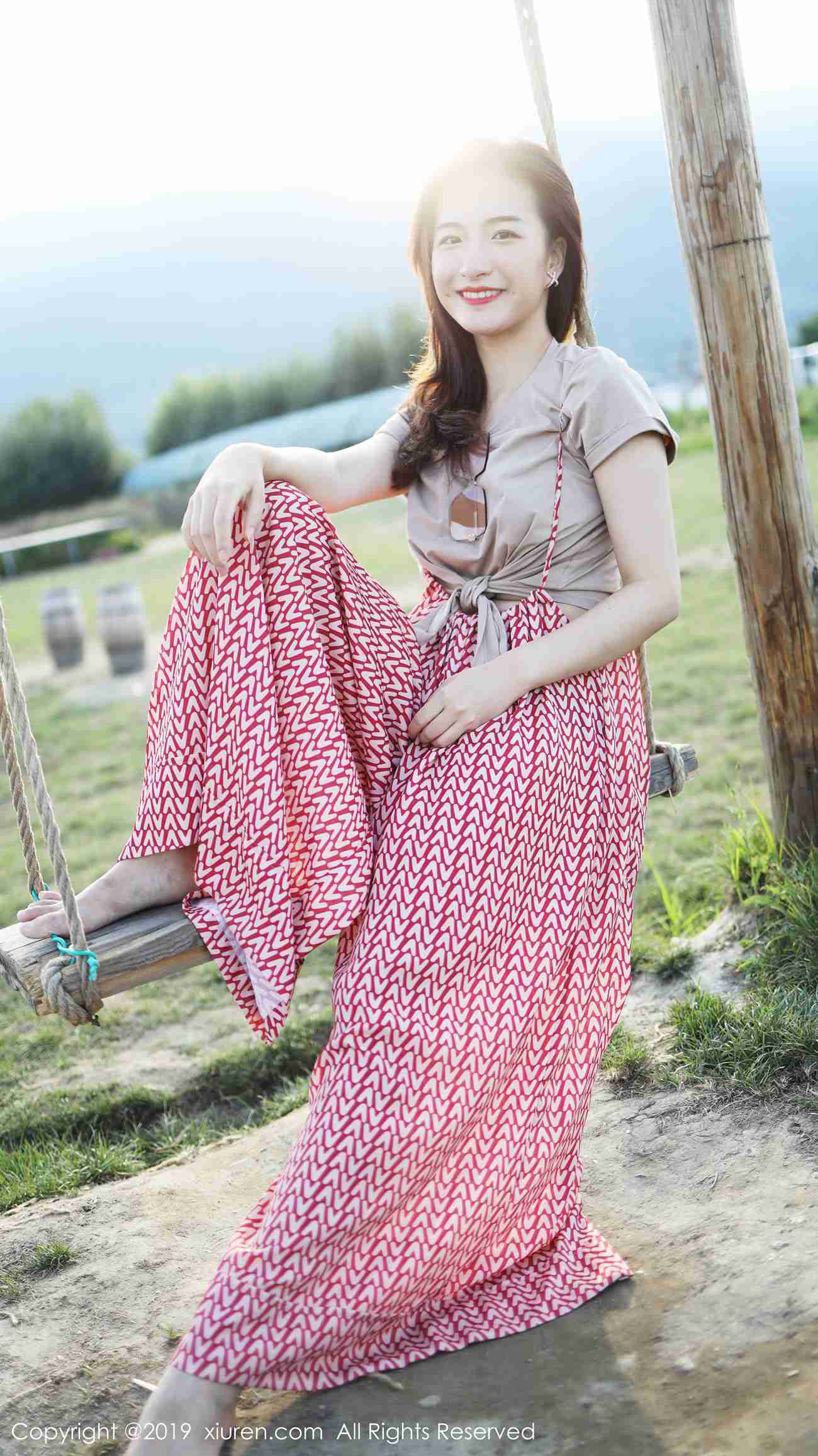 图片[24]-[Xiuren秀人网]XR20191011N01718 2019.10.11 NO.1718 室外清新甜美风格 艺儿拿铁[63+1P] – 速更版-美库