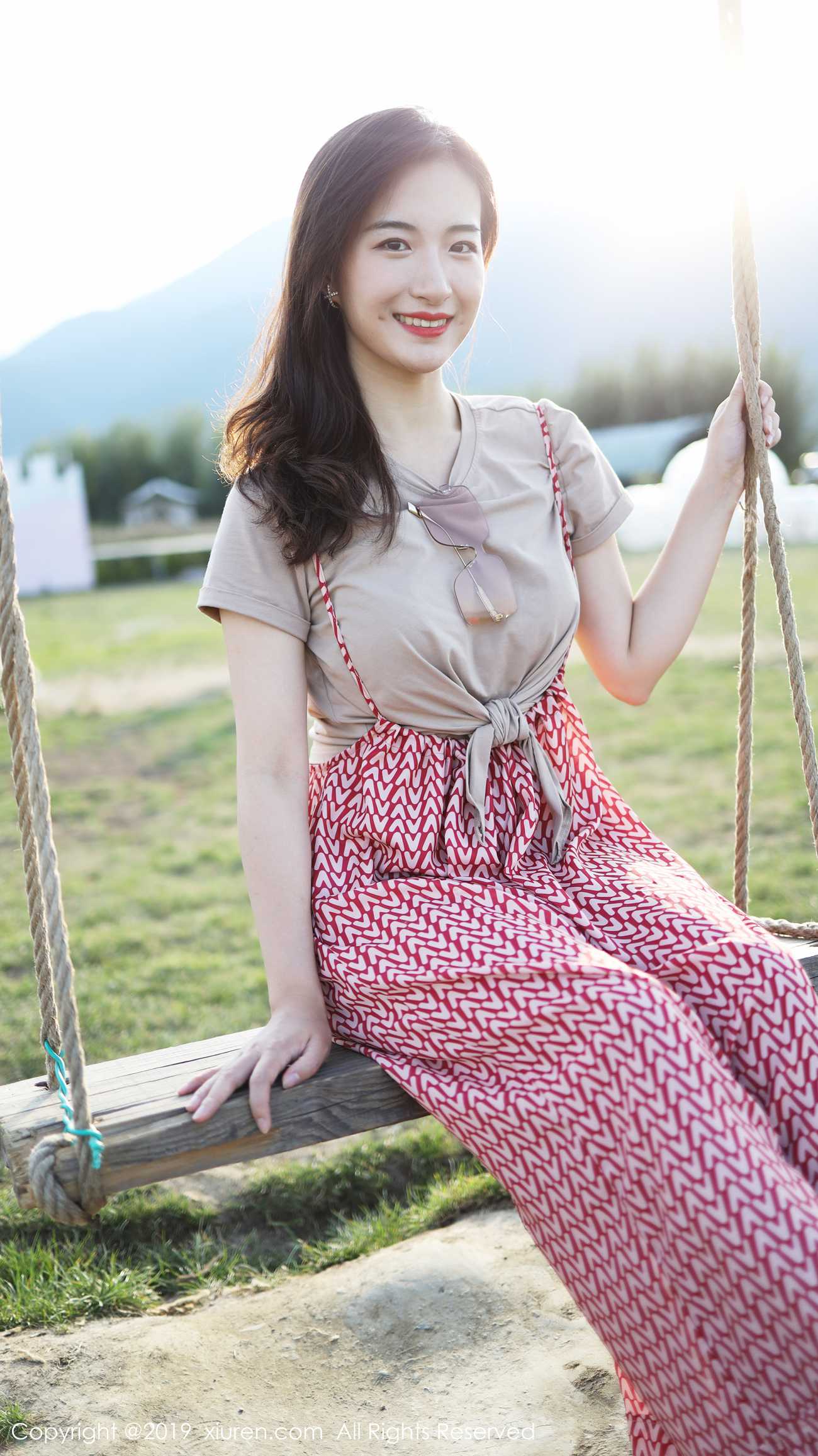 图片[26]-[Xiuren秀人网]XR20191011N01718 2019.10.11 NO.1718 室外清新甜美风格 艺儿拿铁[63+1P] – 速更版-美库