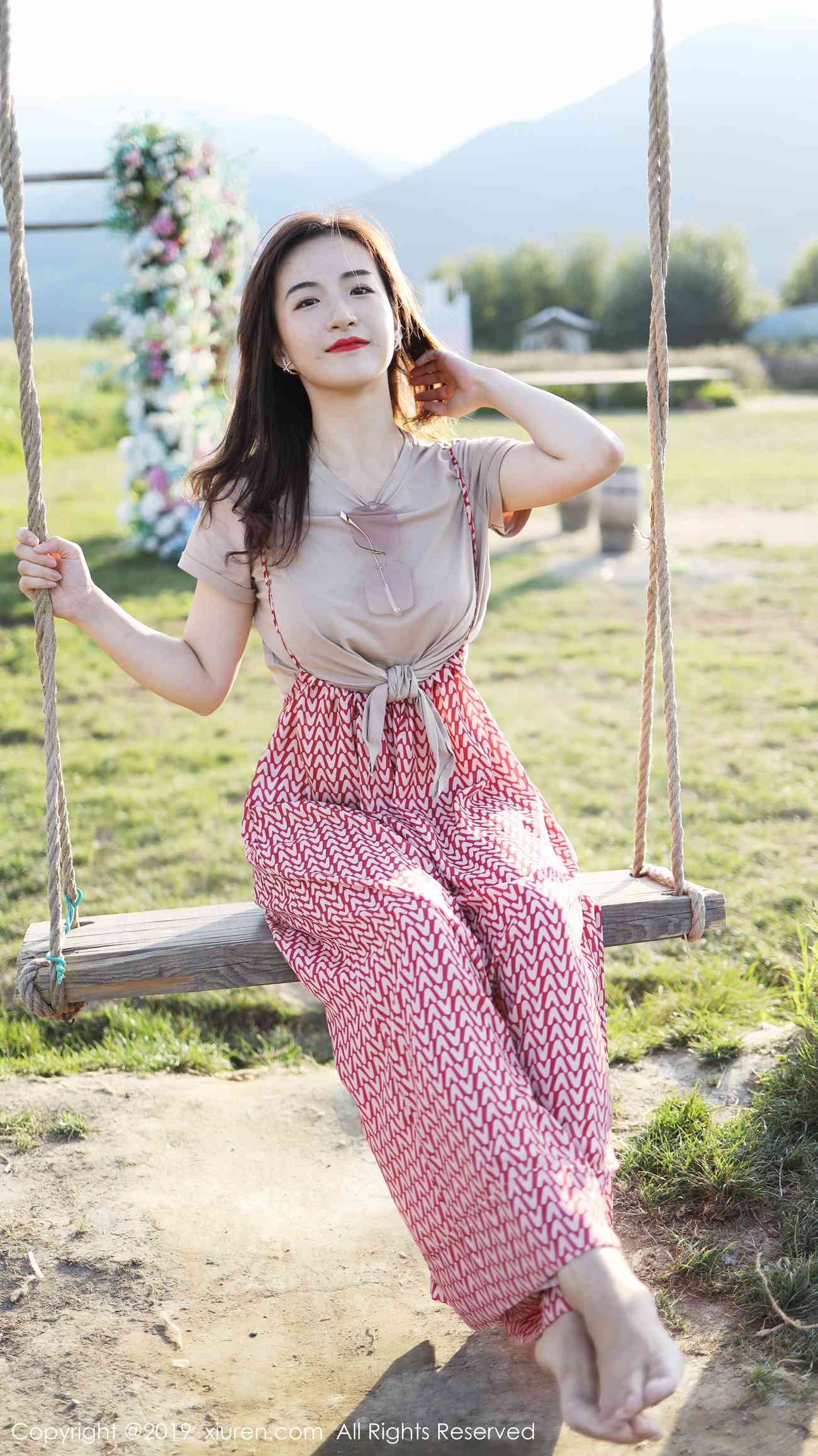 图片[30]-[Xiuren秀人网]XR20191011N01718 2019.10.11 NO.1718 室外清新甜美风格 艺儿拿铁[63+1P] – 速更版-美库