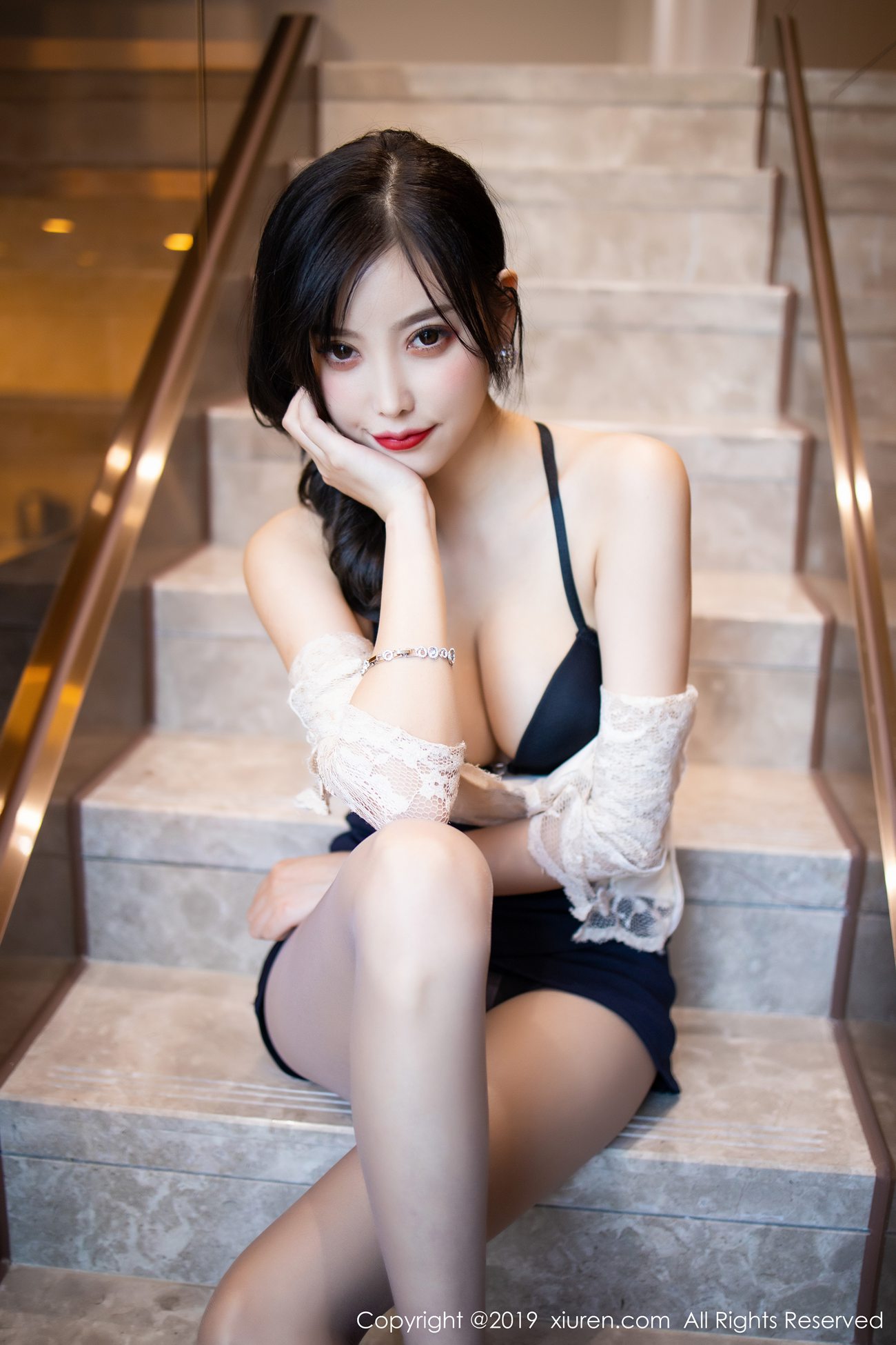 图片[34]-[Xiuren秀人网]XR20191010N01717 2019.10.10 NO.1717 丝袜美腿翘臀诱惑 杨晨晨sugar[70+1P] – 速更版-美库