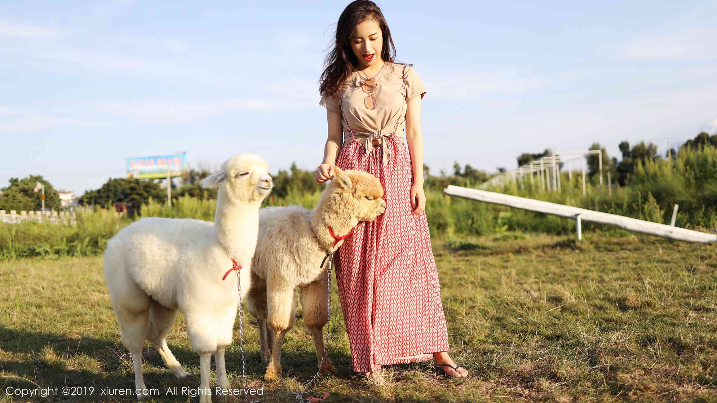 图片[37]-[Xiuren秀人网]XR20191011N01718 2019.10.11 NO.1718 室外清新甜美风格 艺儿拿铁[63+1P] – 速更版-美库