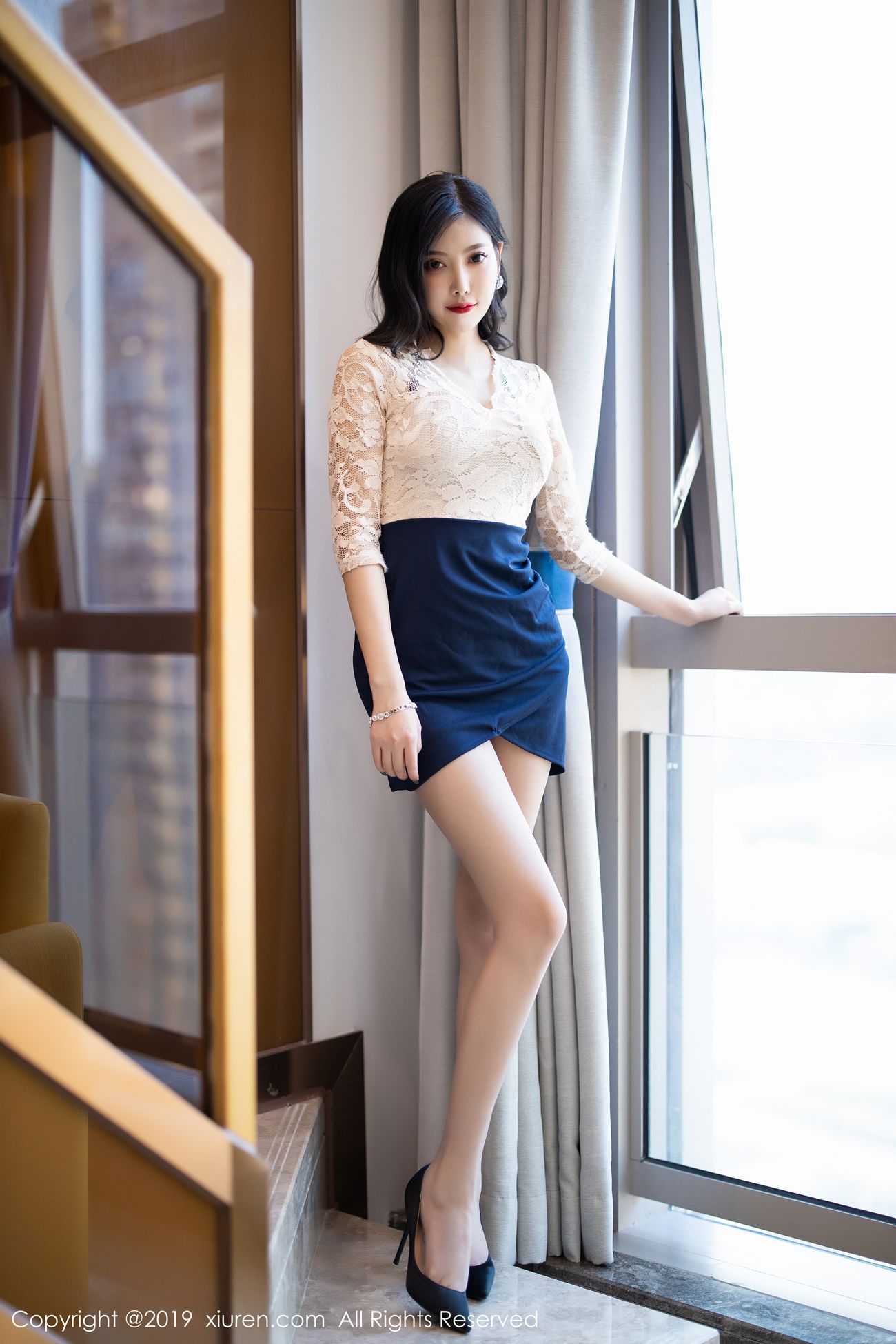 图片[70]-[Xiuren秀人网]XR20191010N01717 2019.10.10 NO.1717 丝袜美腿翘臀诱惑 杨晨晨sugar[70+1P] – 速更版-美库