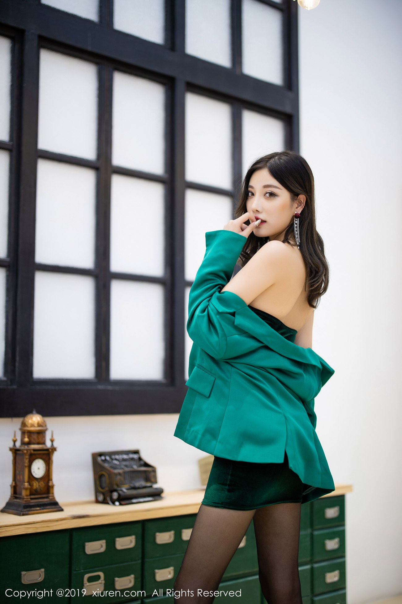 图片[87]-[Xiuren秀人网]XR20191015N01731 2019.10.15 NO.1731 灵动销魂的丝袜美腿魅惑 杨晨晨sugar[98+1P] – 速更版-美库