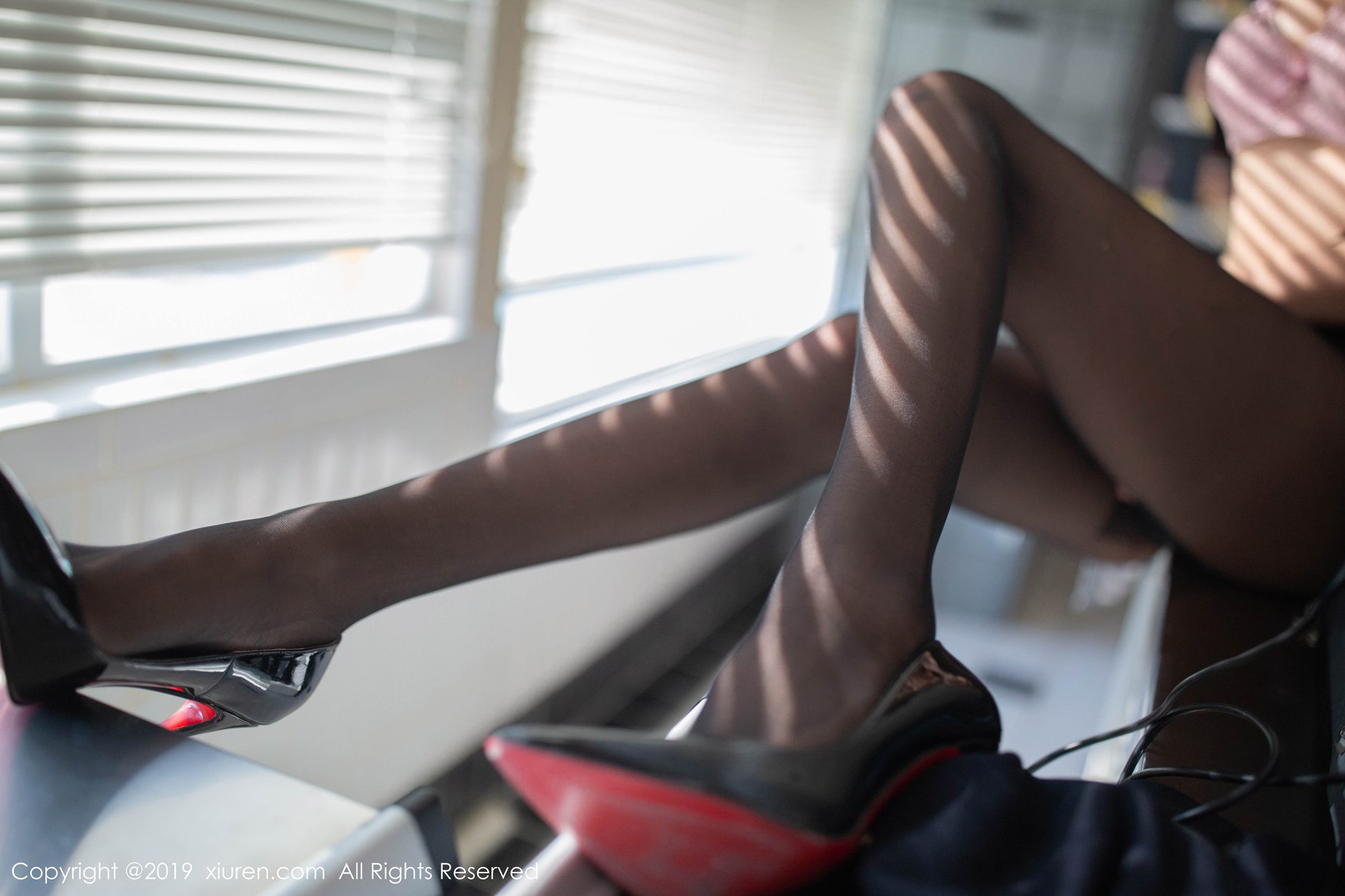 图片[15]-[Xiuren秀人网]XR20191024N01748 2019.10.24 No.1748 便利店性感职场装扮 陆萱萱[76+1P] – 速更版-美库