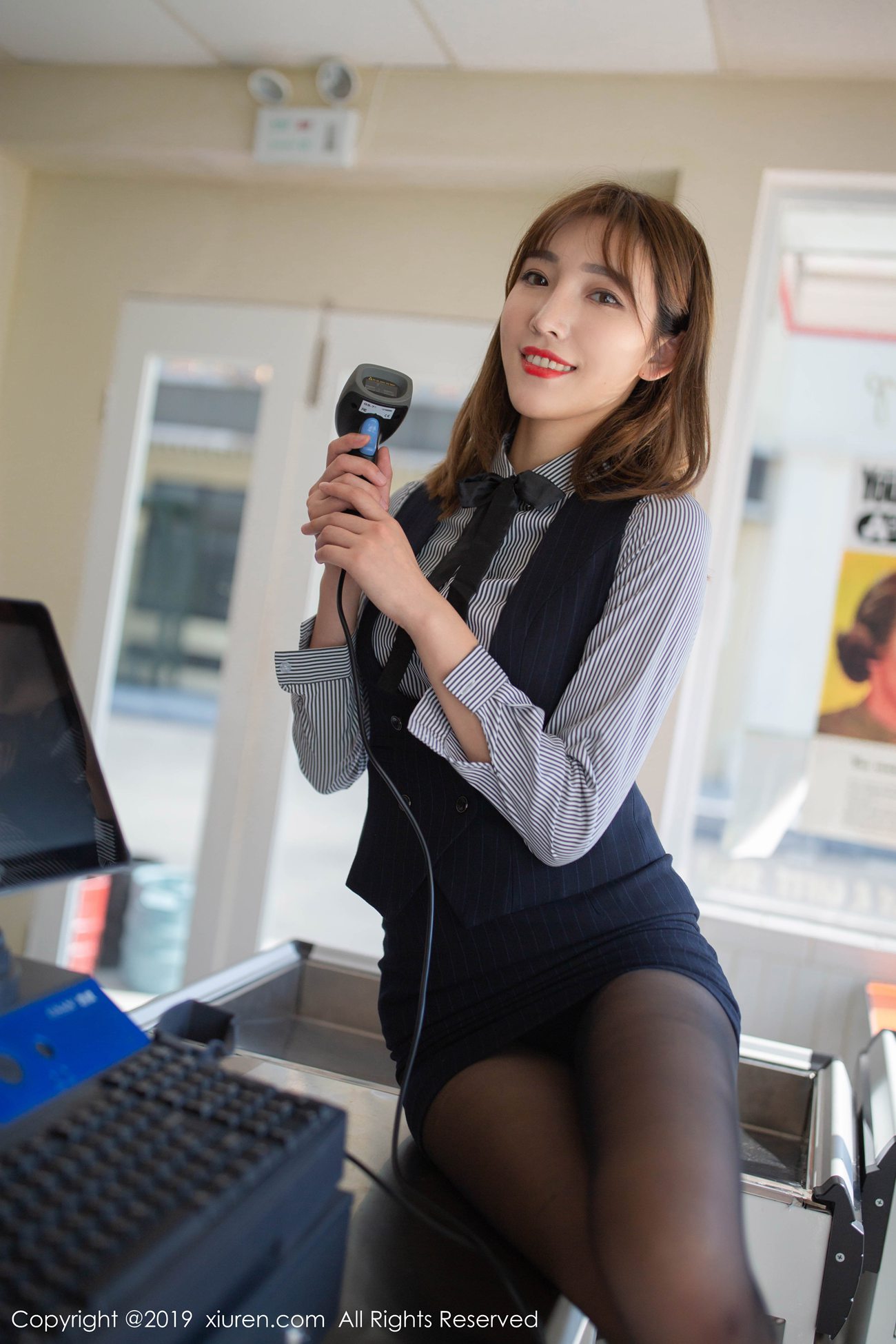 图片[62]-[Xiuren秀人网]XR20191024N01748 2019.10.24 No.1748 便利店性感职场装扮 陆萱萱[76+1P] – 速更版-美库